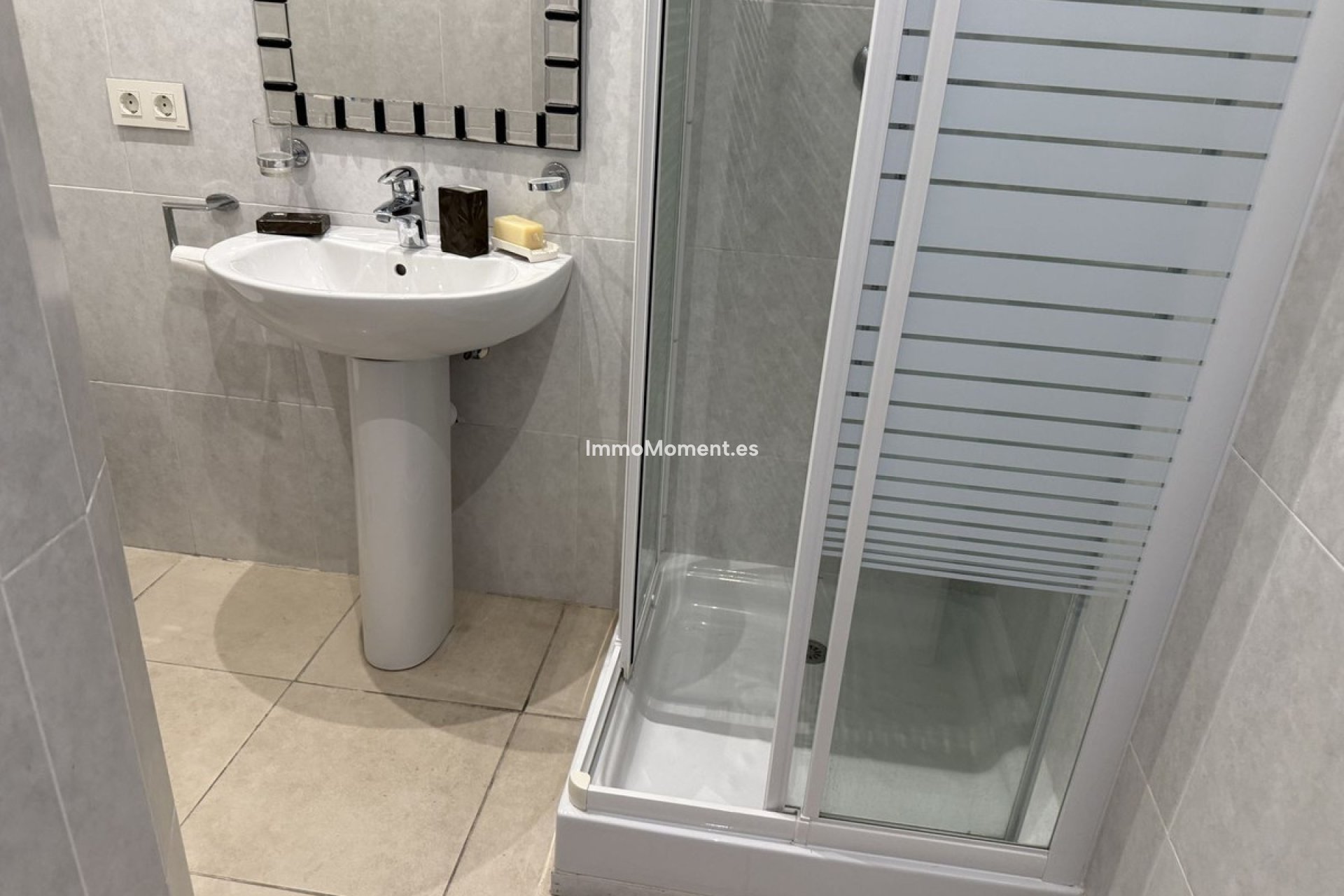 Resale - Apartment - Marbella - Puerto Banús