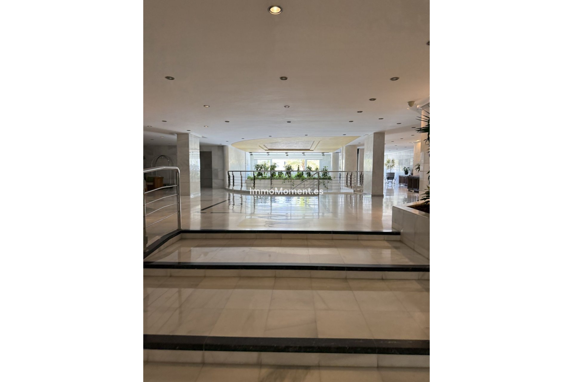 Resale - Apartment - Marbella - Puerto Banús