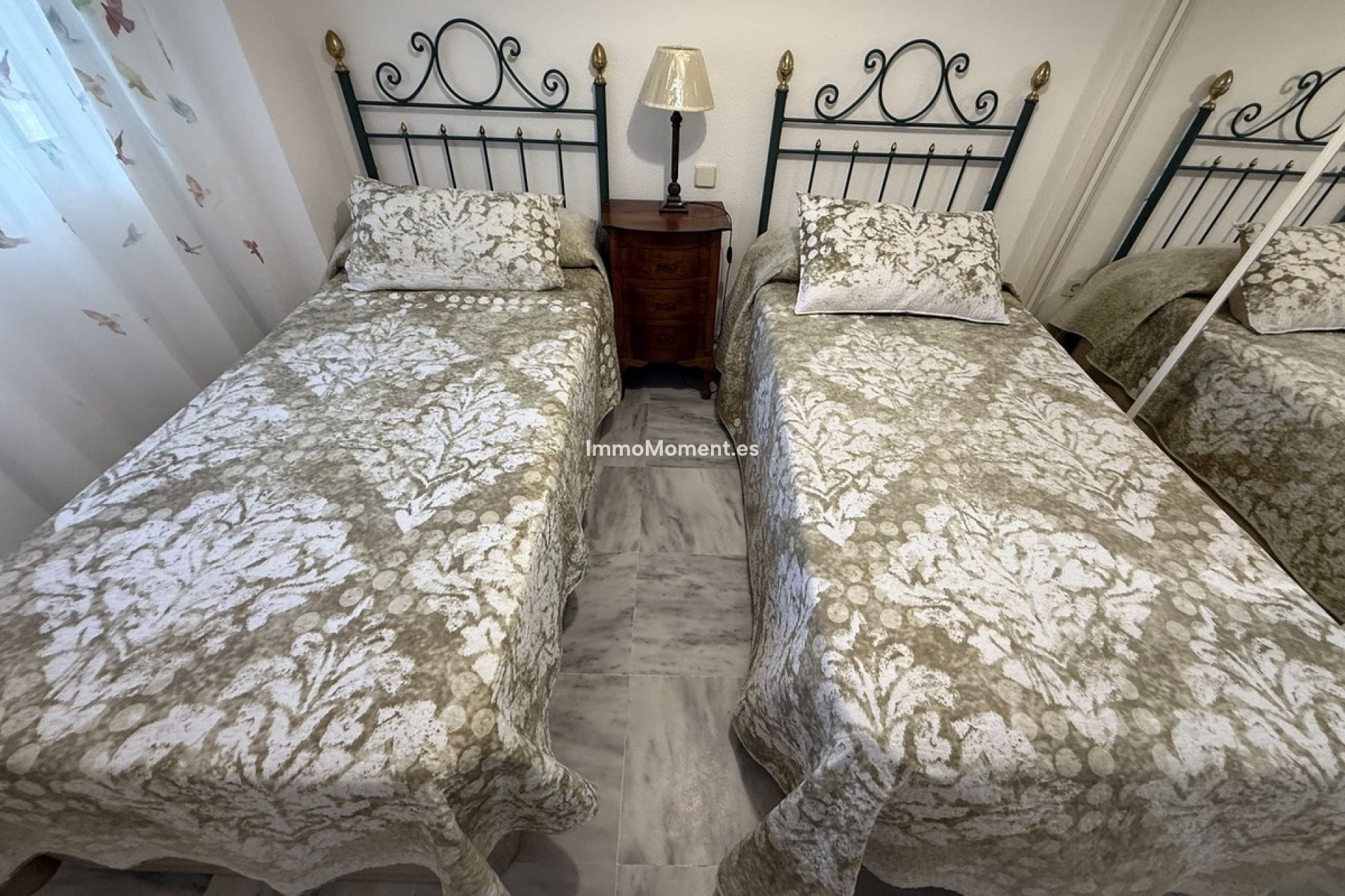 Resale - Apartment - Marbella - Puerto Banús