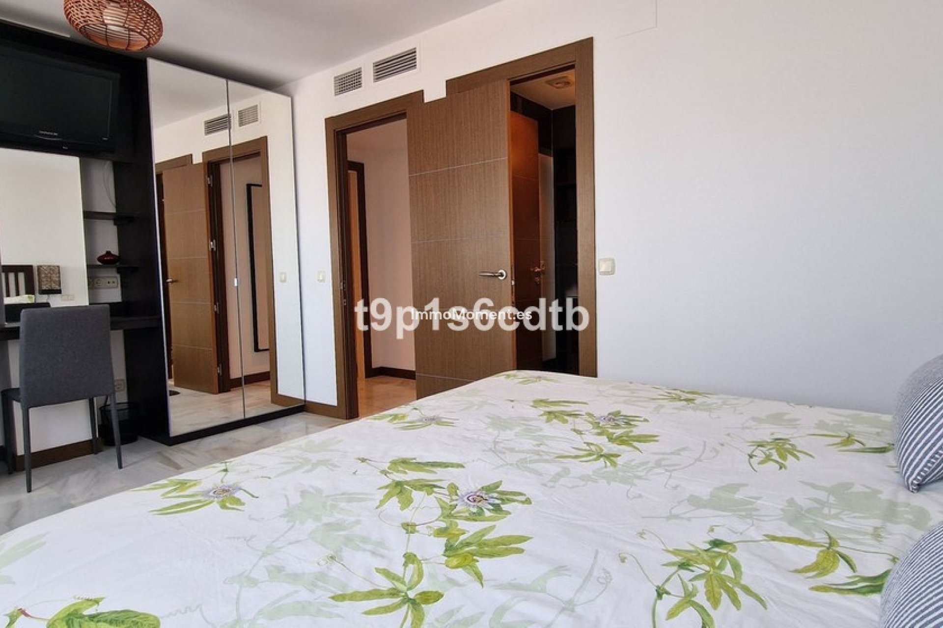 Resale - Apartment - Marbella - Puerto Banús