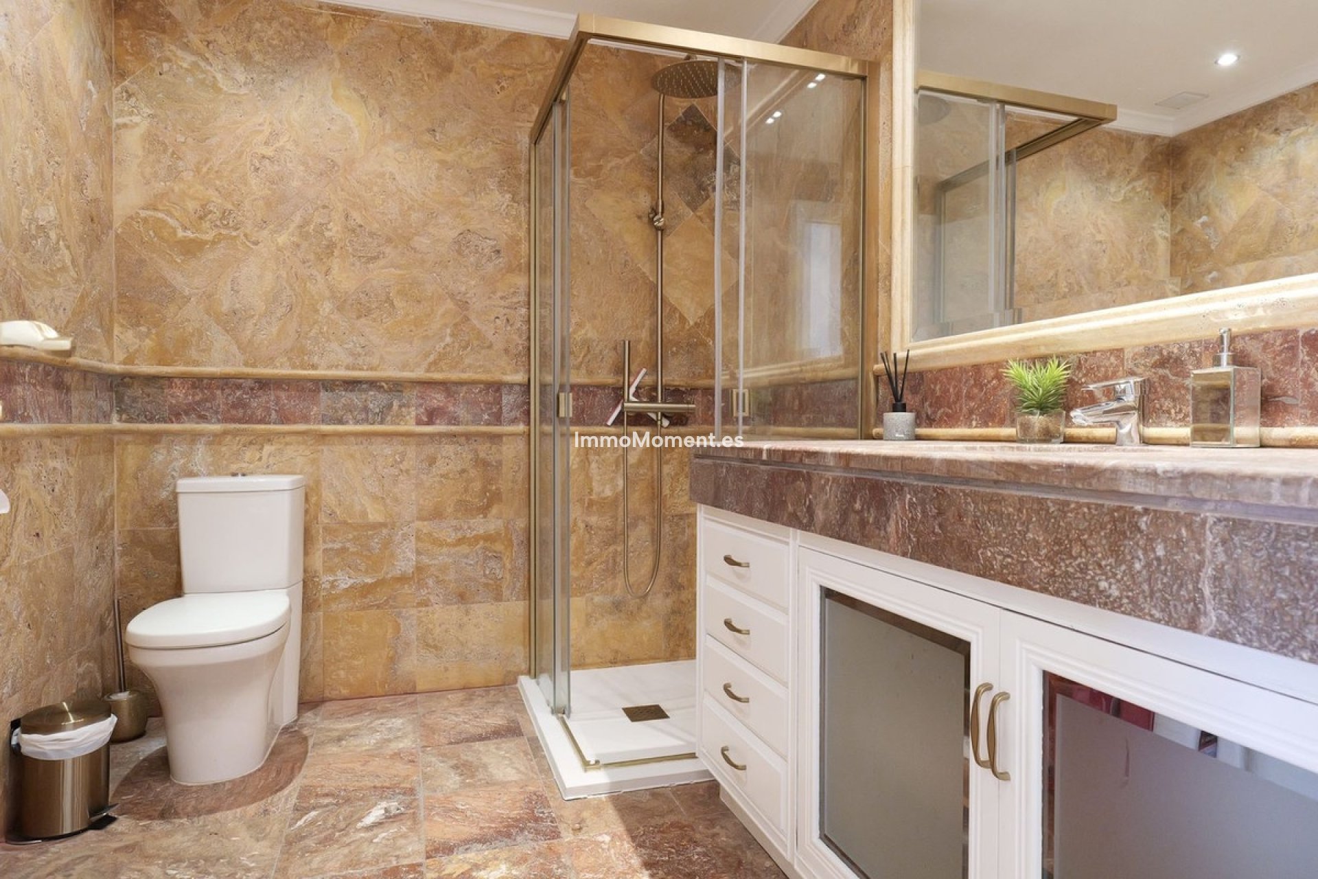 Resale - Apartment - Marbella - Puerto Banús