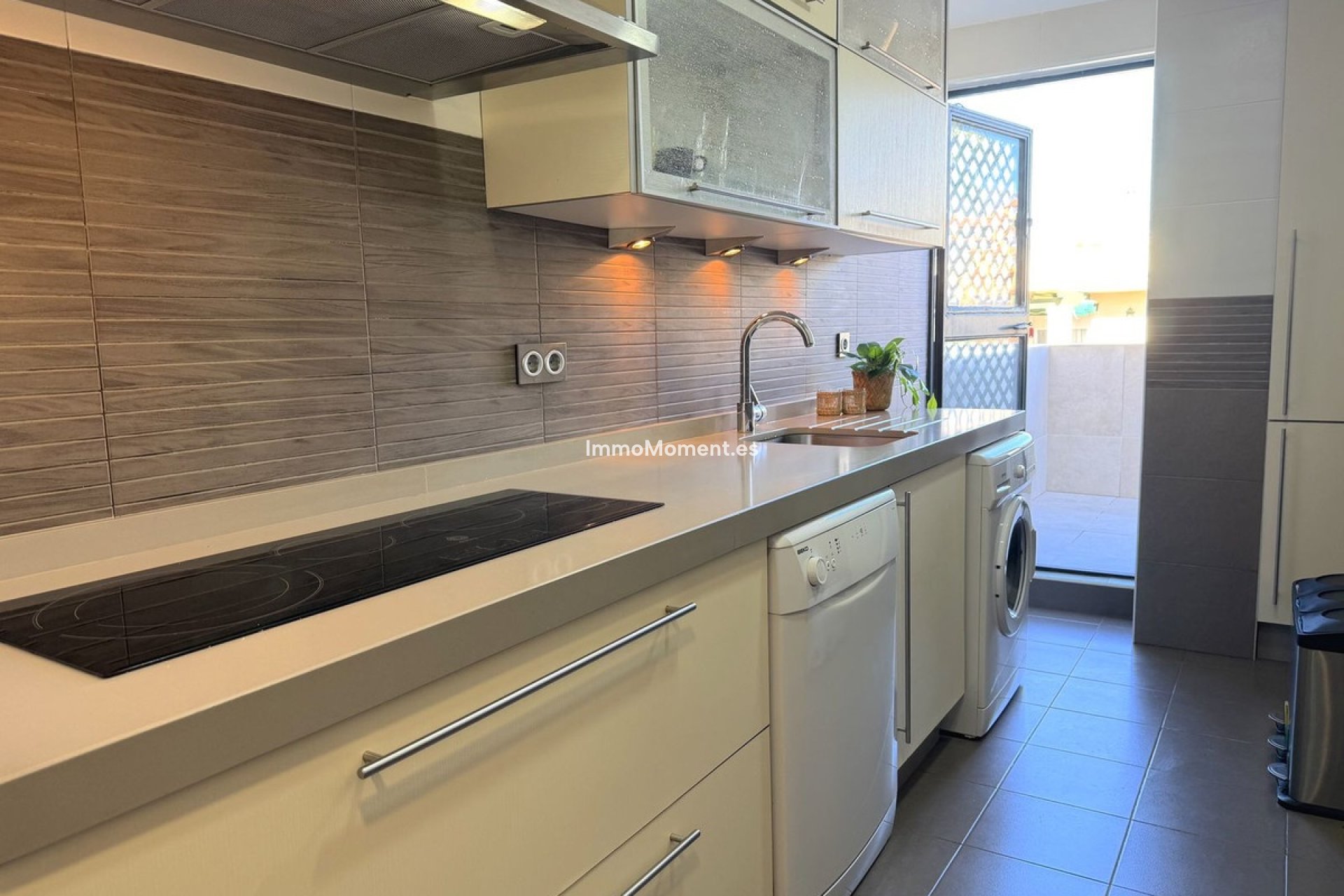 Resale - Apartment - Marbella - Puerto Banús