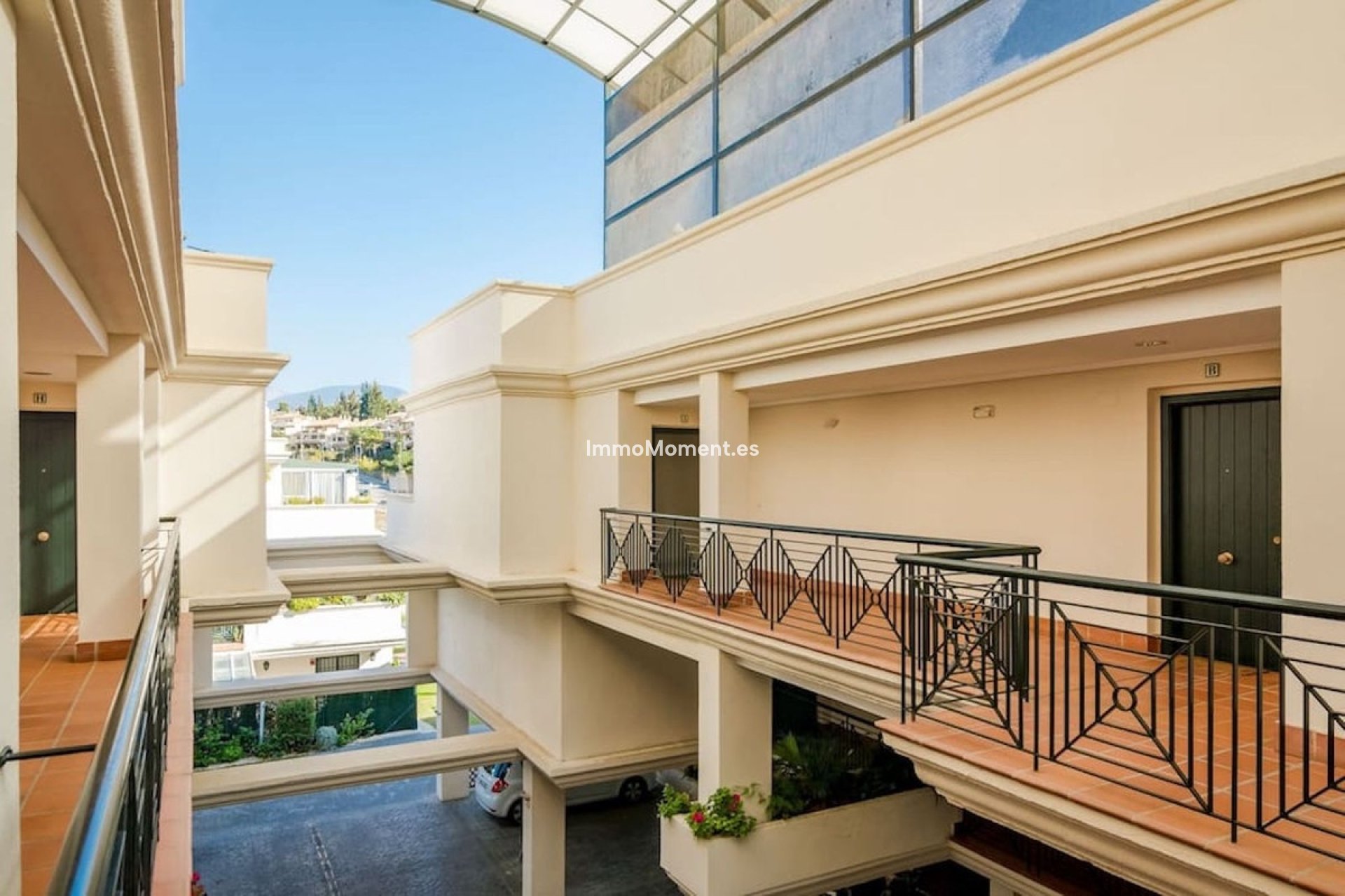 Resale - Apartment - Marbella - Puerto Banús