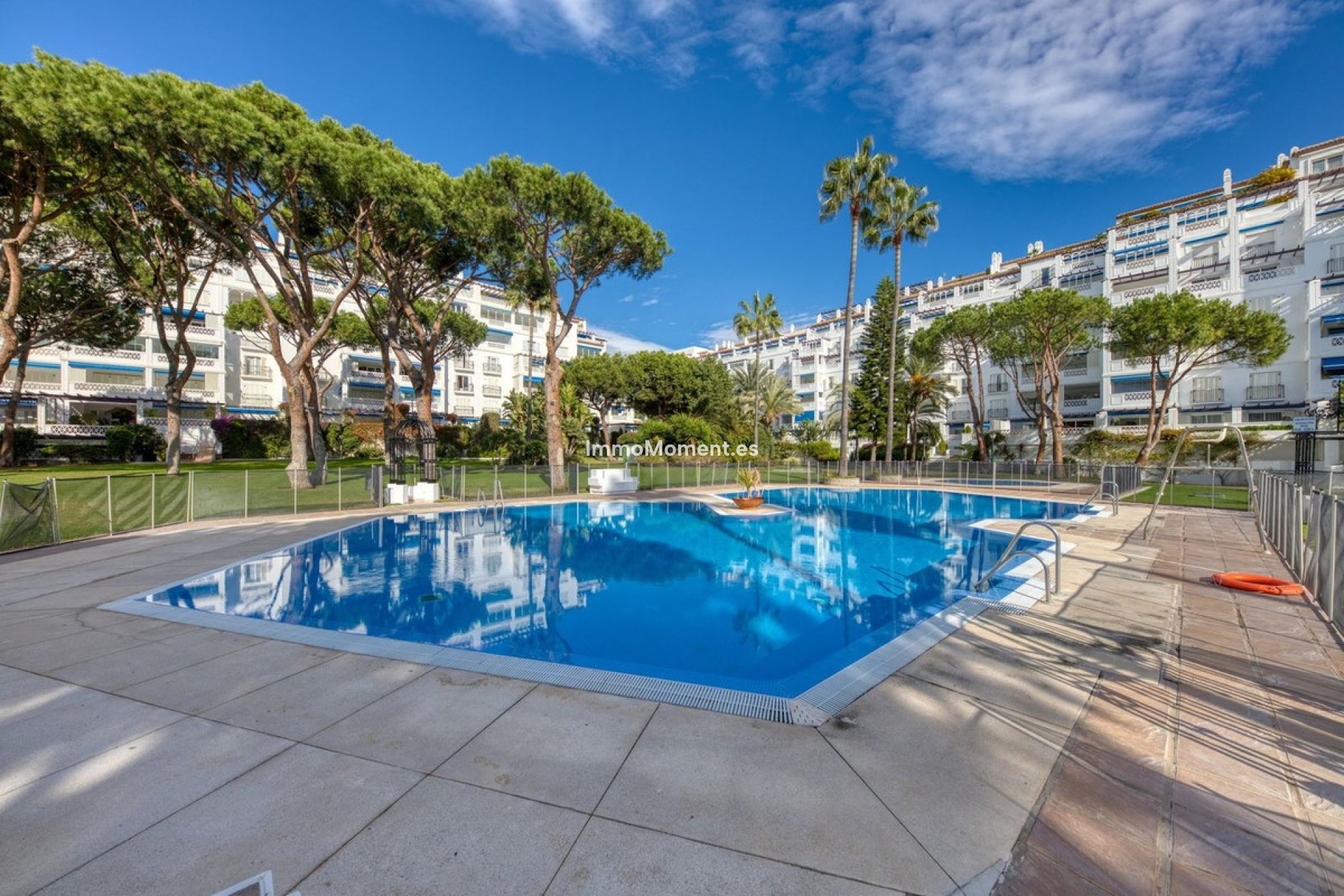 Resale - Apartment - Marbella - Puerto Banús