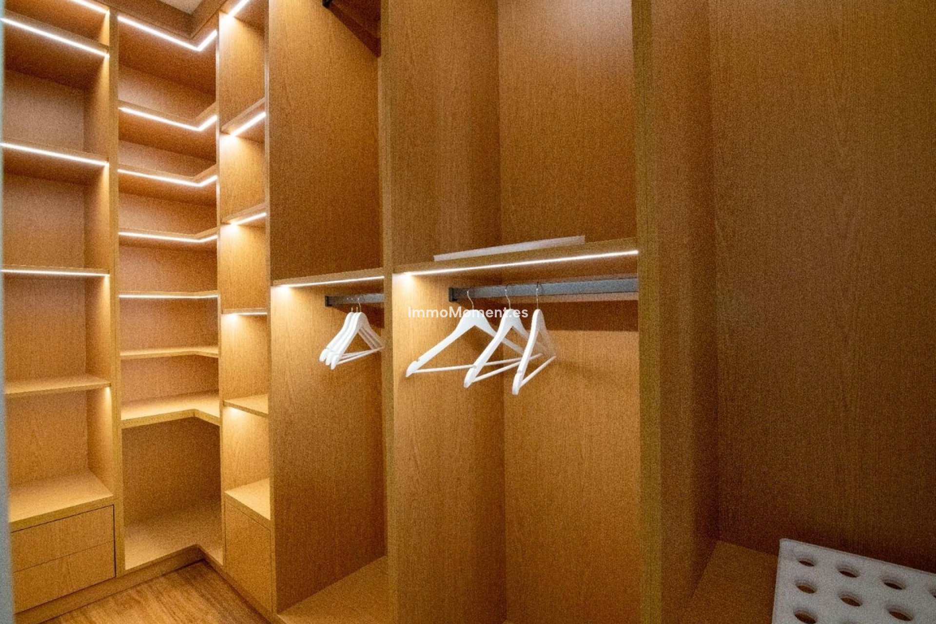 Resale - Apartment - Marbella - Puerto Banús