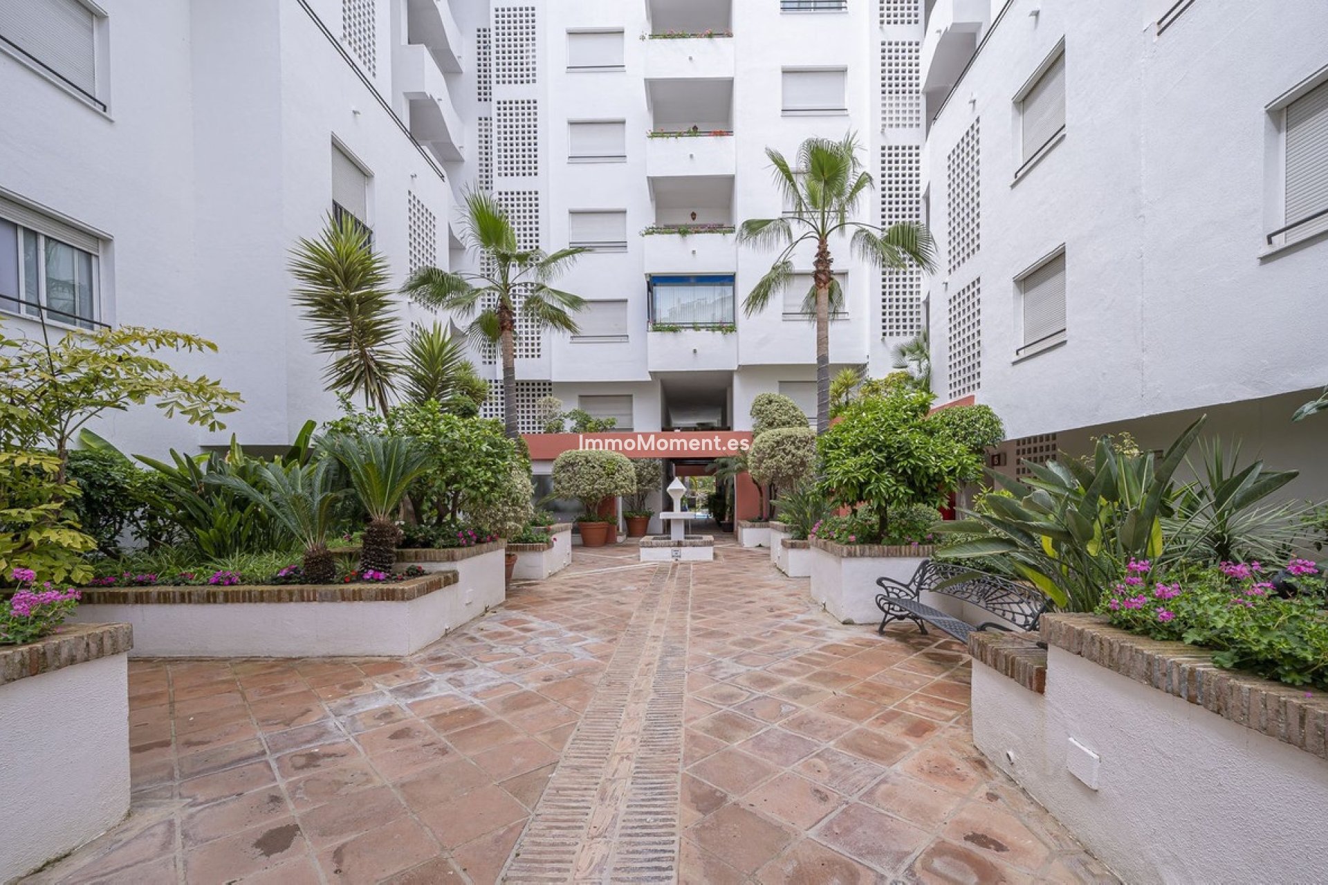Resale - Apartment - Marbella - Puerto Banús