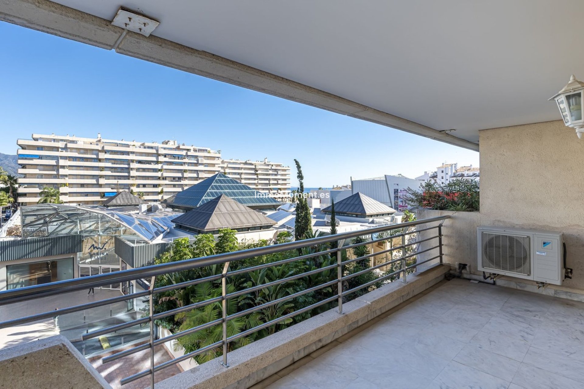 Resale - Apartment - Marbella - Puerto Banús