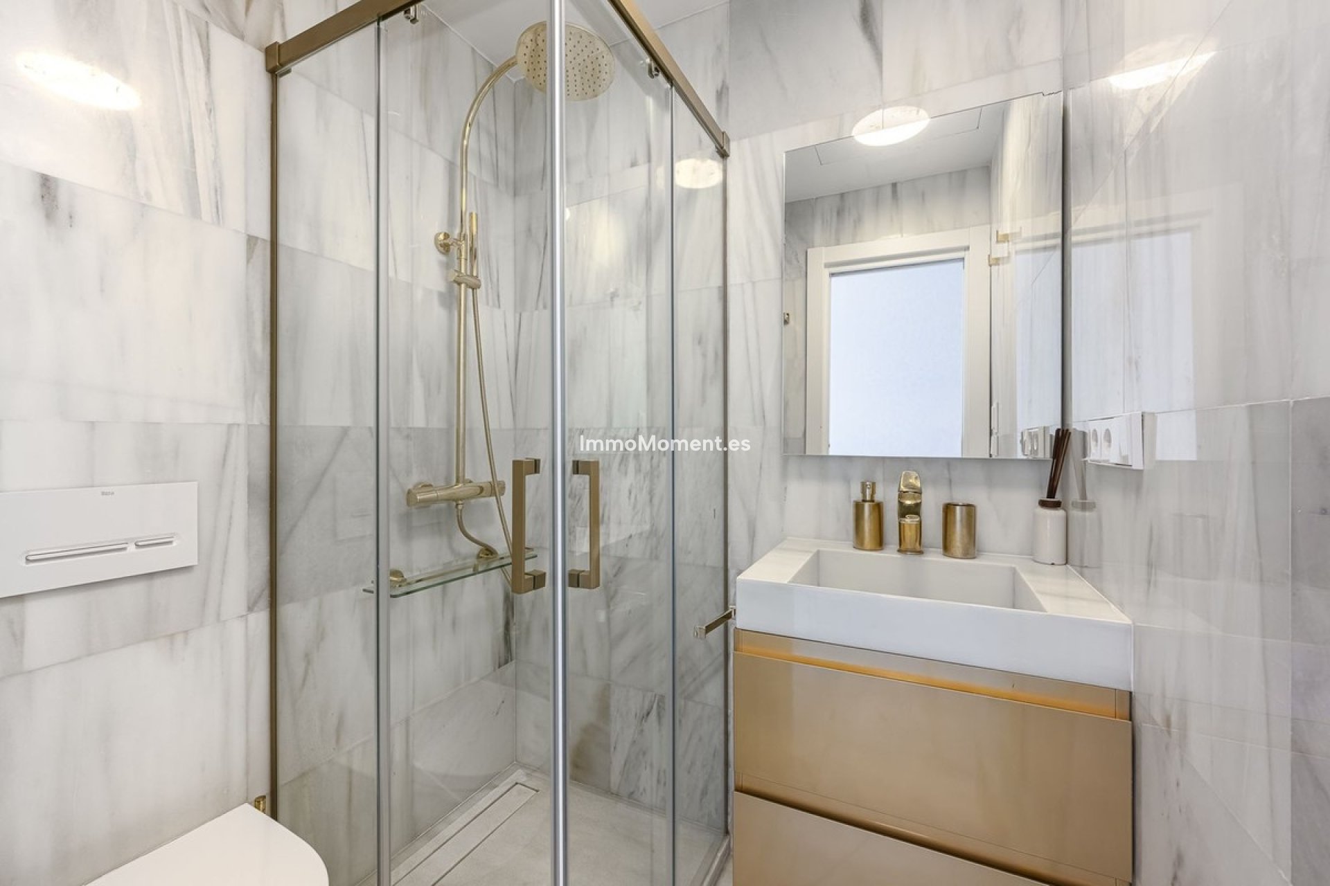 Resale - Apartment - Marbella - Puerto Banús