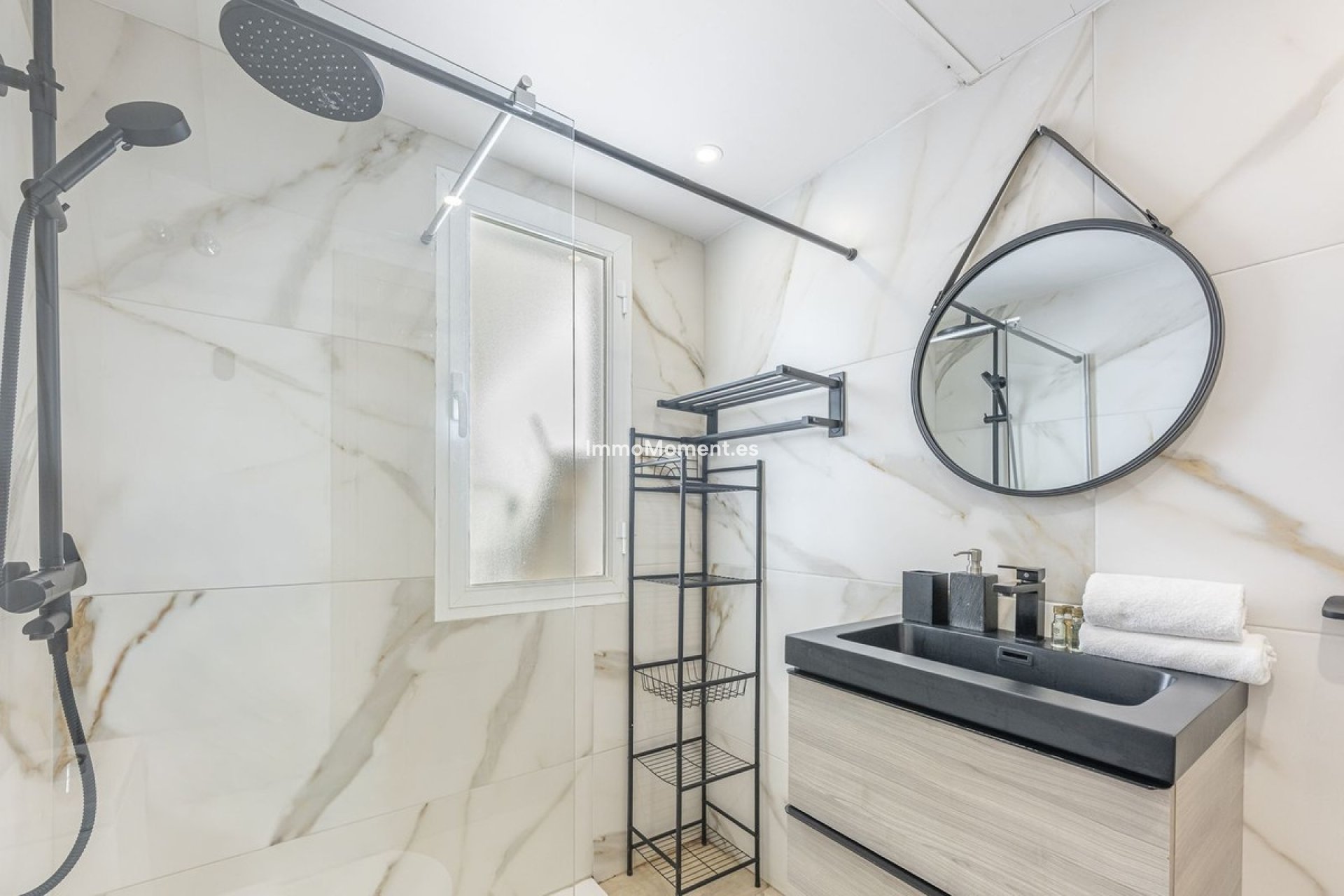 Resale - Apartment - Marbella - Puerto Banús