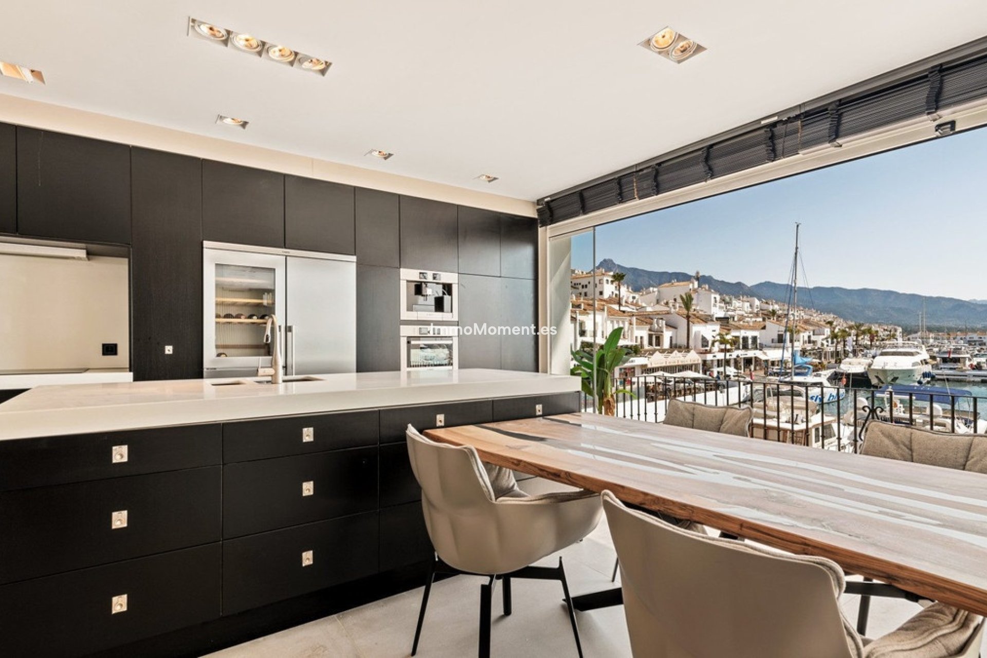 Resale - Apartment - Marbella - Puerto Banús