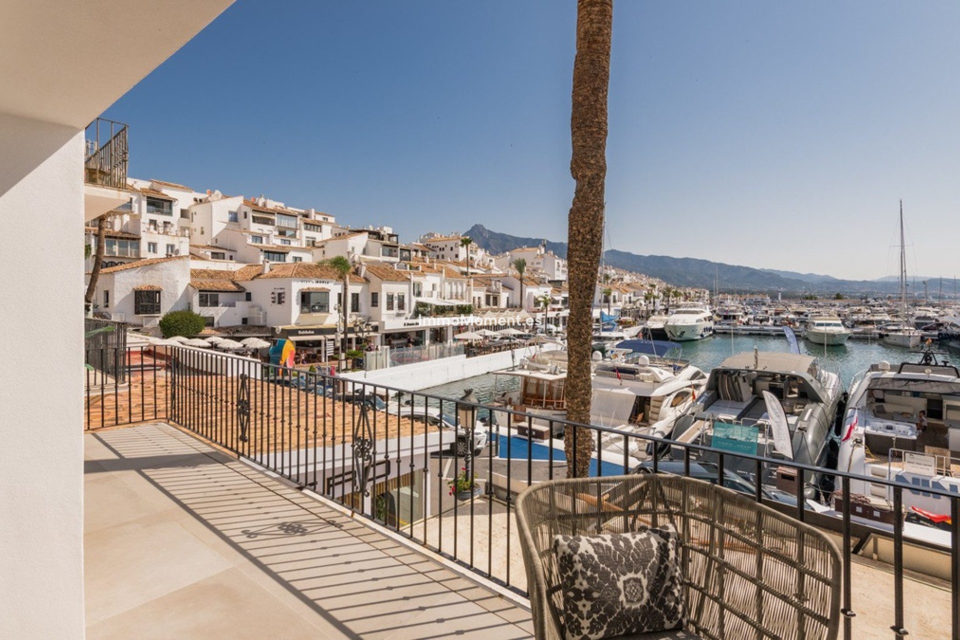 Resale - Apartment - Marbella - Puerto Banús