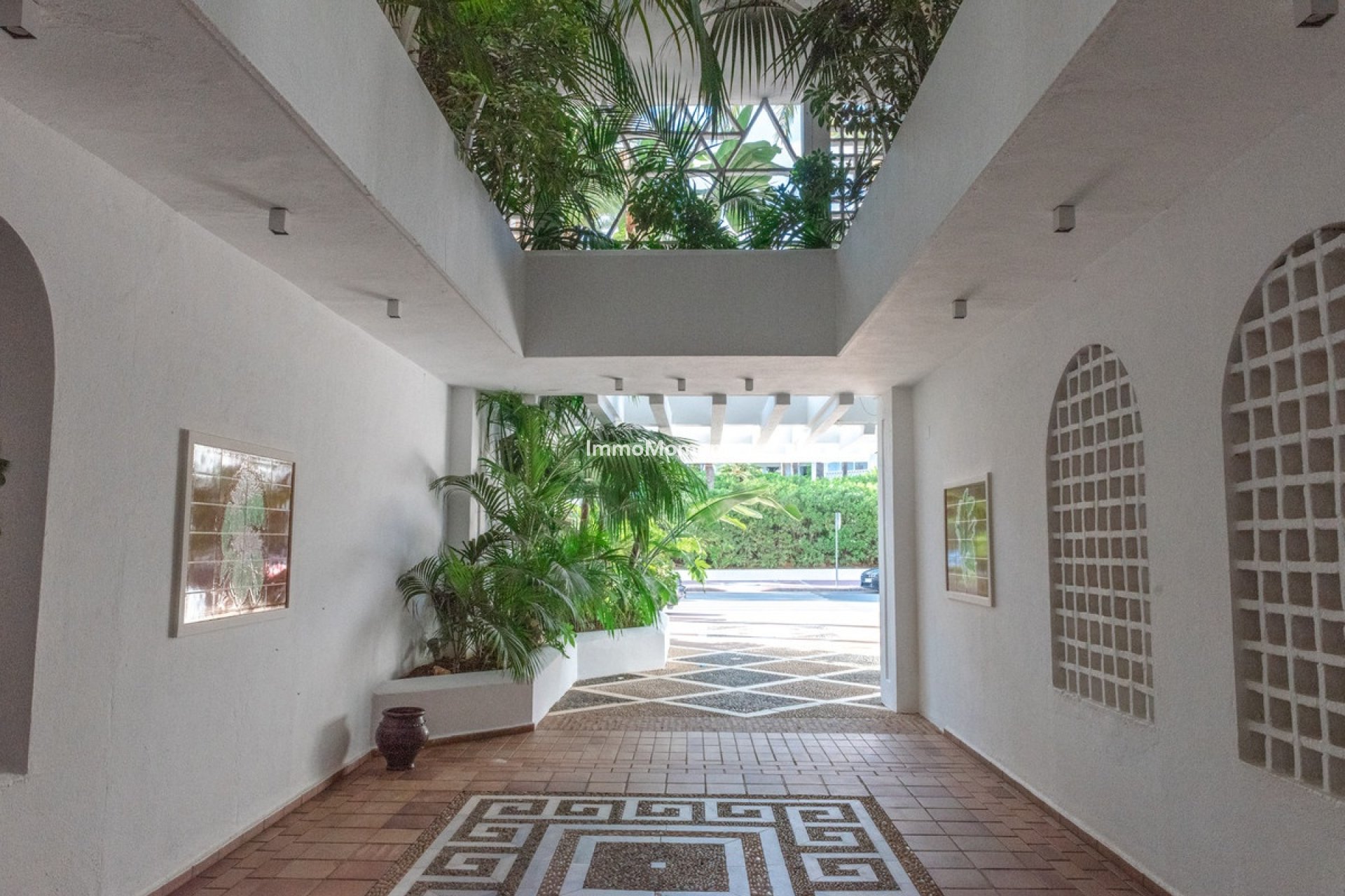 Resale - Apartment - Marbella - Puerto Banús