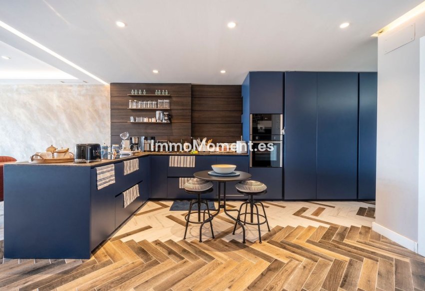 Resale - Apartment - Marbella - Puerto Banús