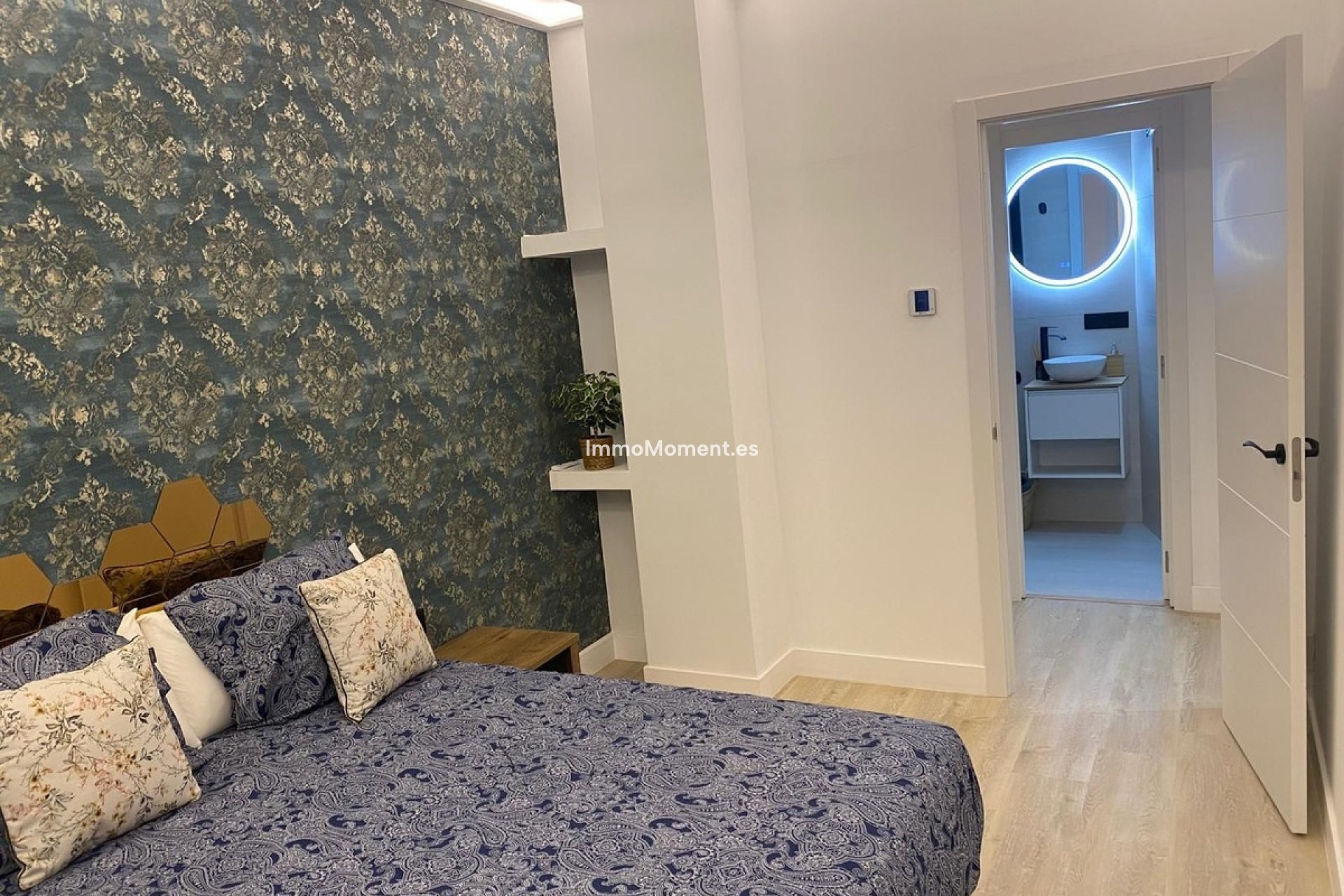 Resale - Apartment - Marbella - Puerto Banús