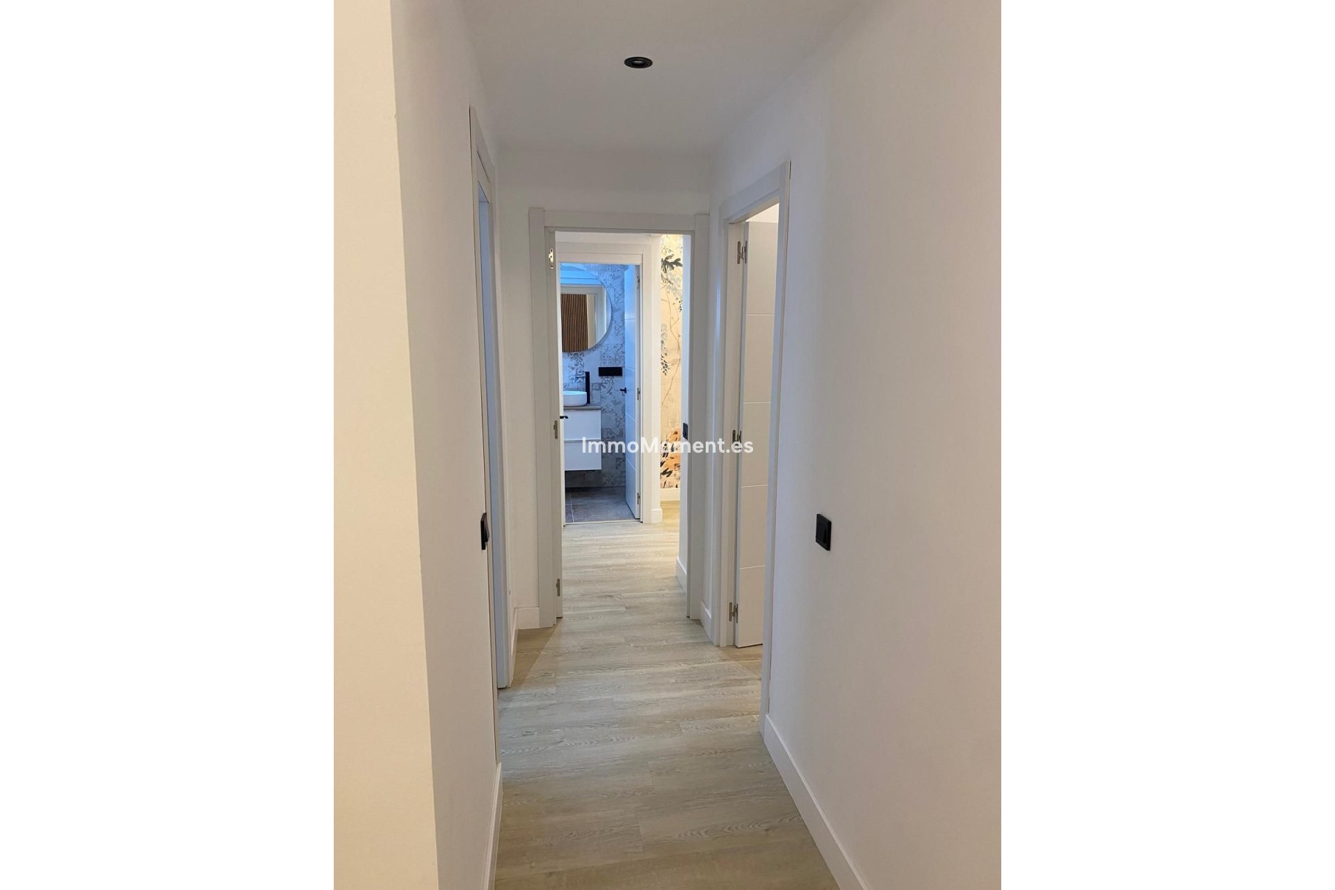 Resale - Apartment - Marbella - Puerto Banús