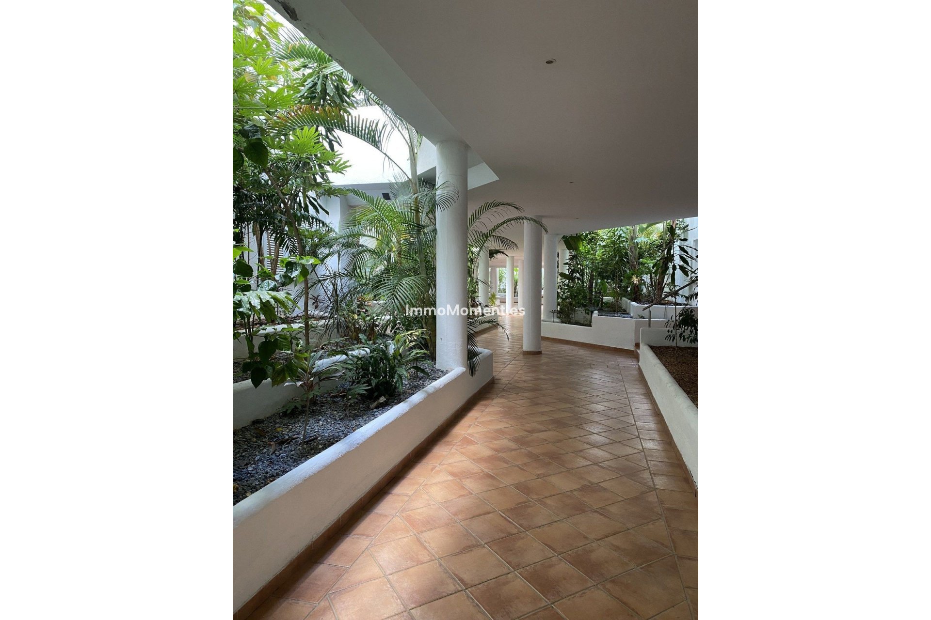 Resale - Apartment - Marbella - Puerto Banús