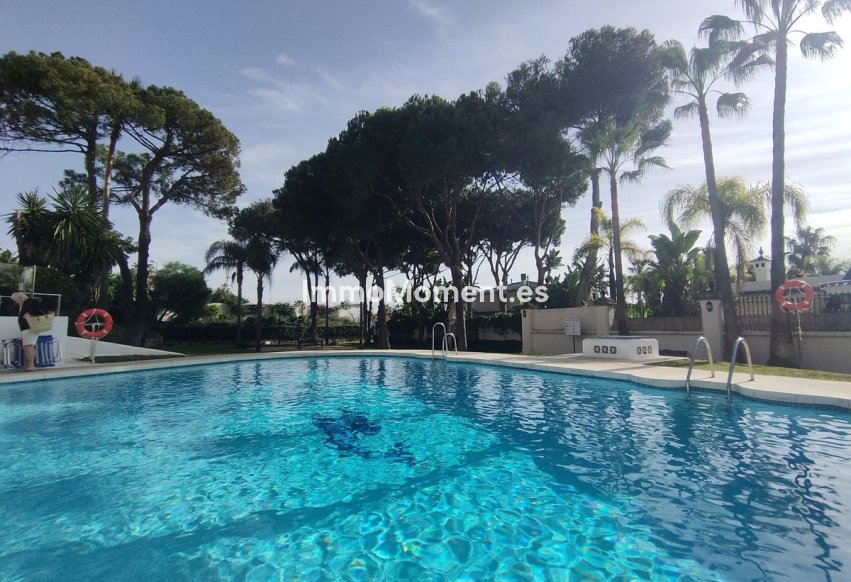 Resale - Apartment - Marbella - Puerto Banús