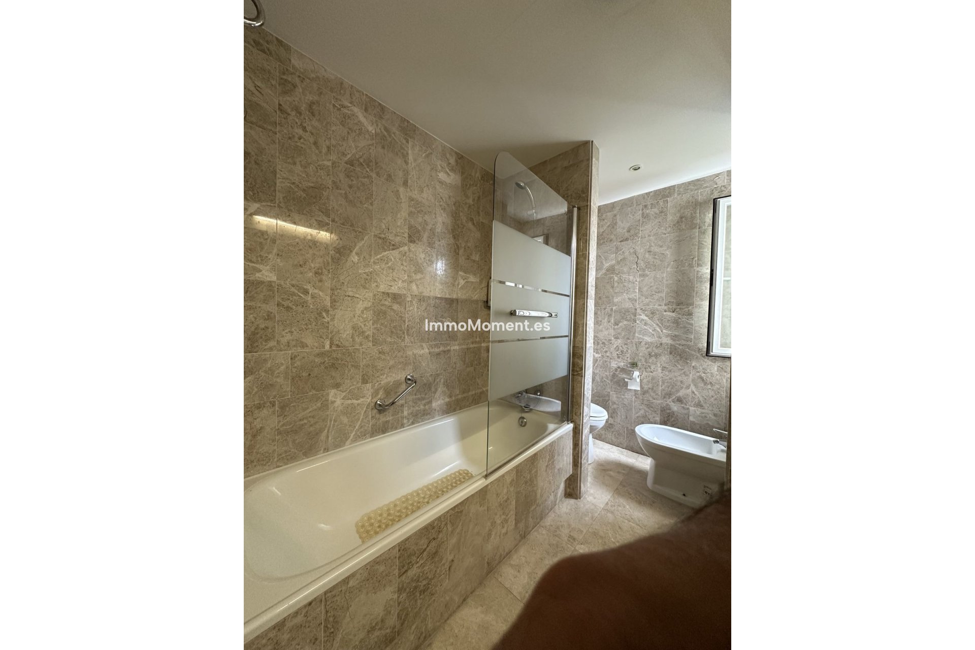 Resale - Apartment - Marbella - Puerto Banús