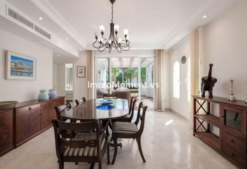 Resale - Apartment - Marbella - Puerto Banús