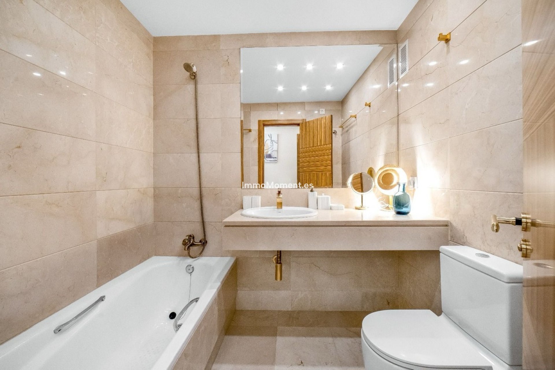 Resale - Apartment - Marbella - Puerto Banús