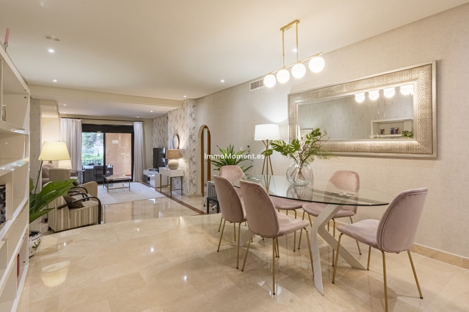 Resale - Apartment - Marbella - Puerto Banús