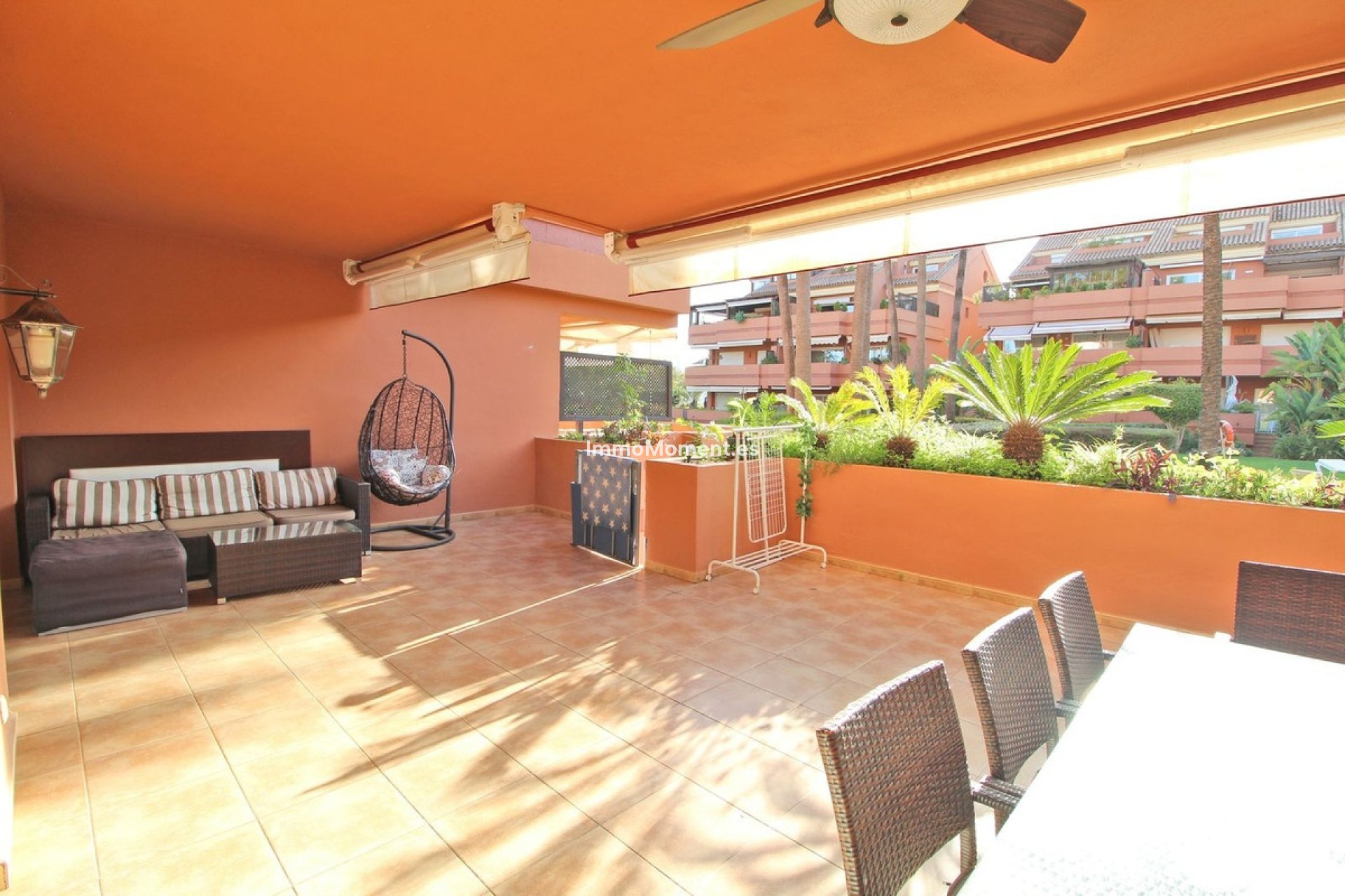 Resale - Apartment - Marbella - Puerto Banús