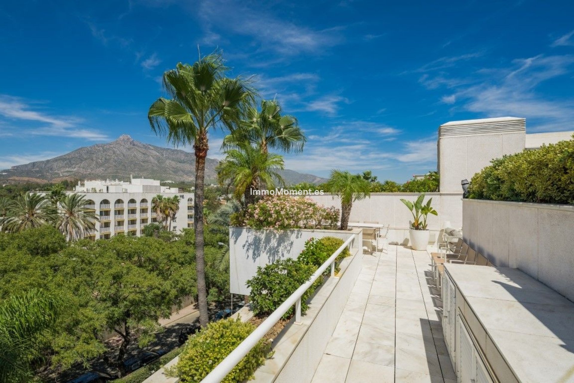 Resale - Apartment - Marbella - Puerto Banús