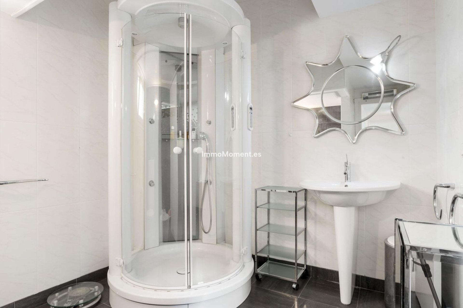 Resale - Apartment - Marbella - Puerto Banús