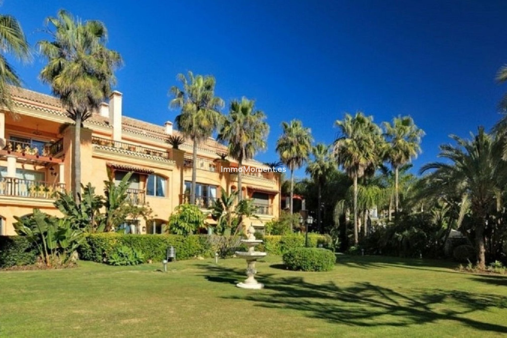 Resale - Apartment - Marbella - Puerto Banús