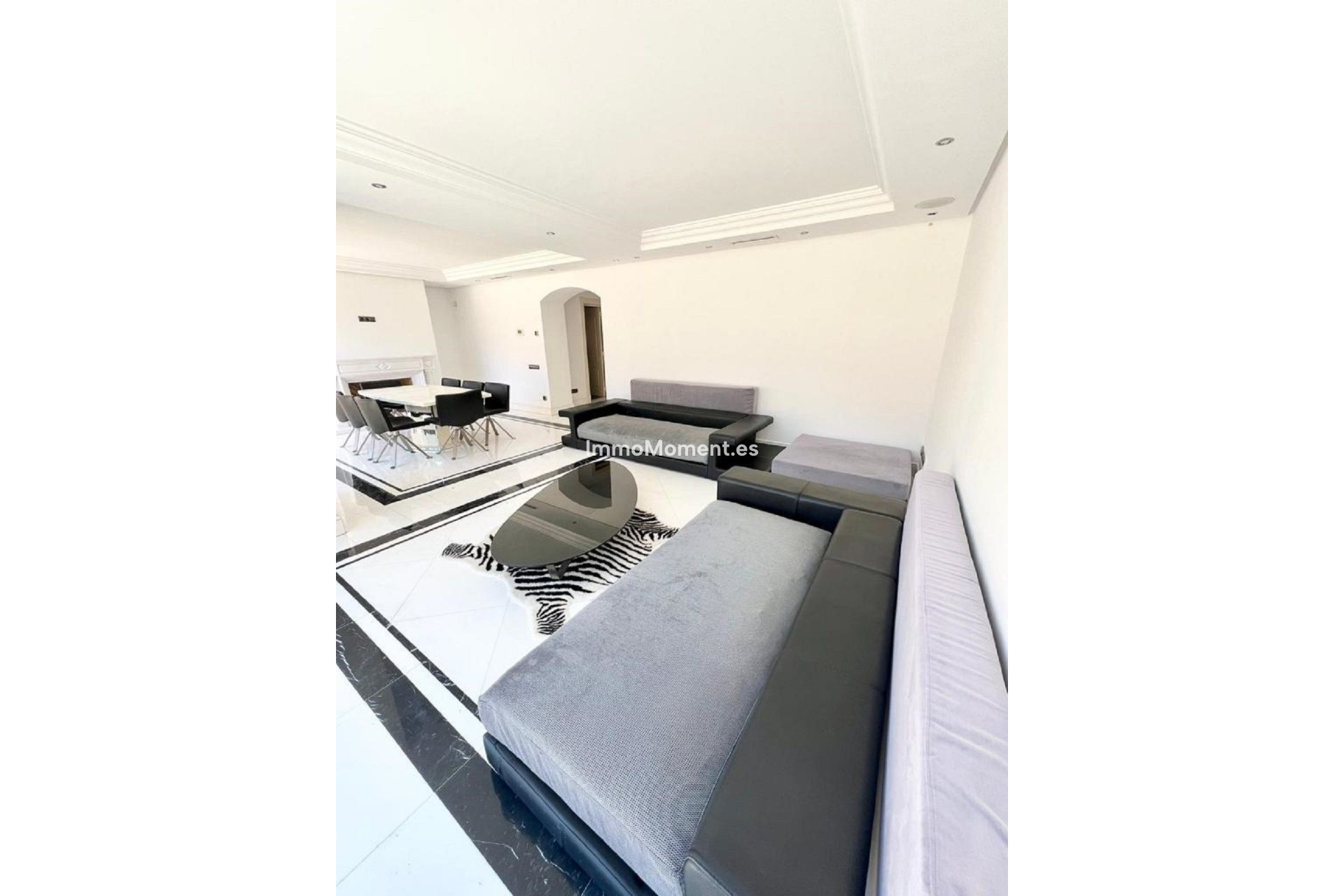 Resale - Apartment - Marbella - Puerto Banús