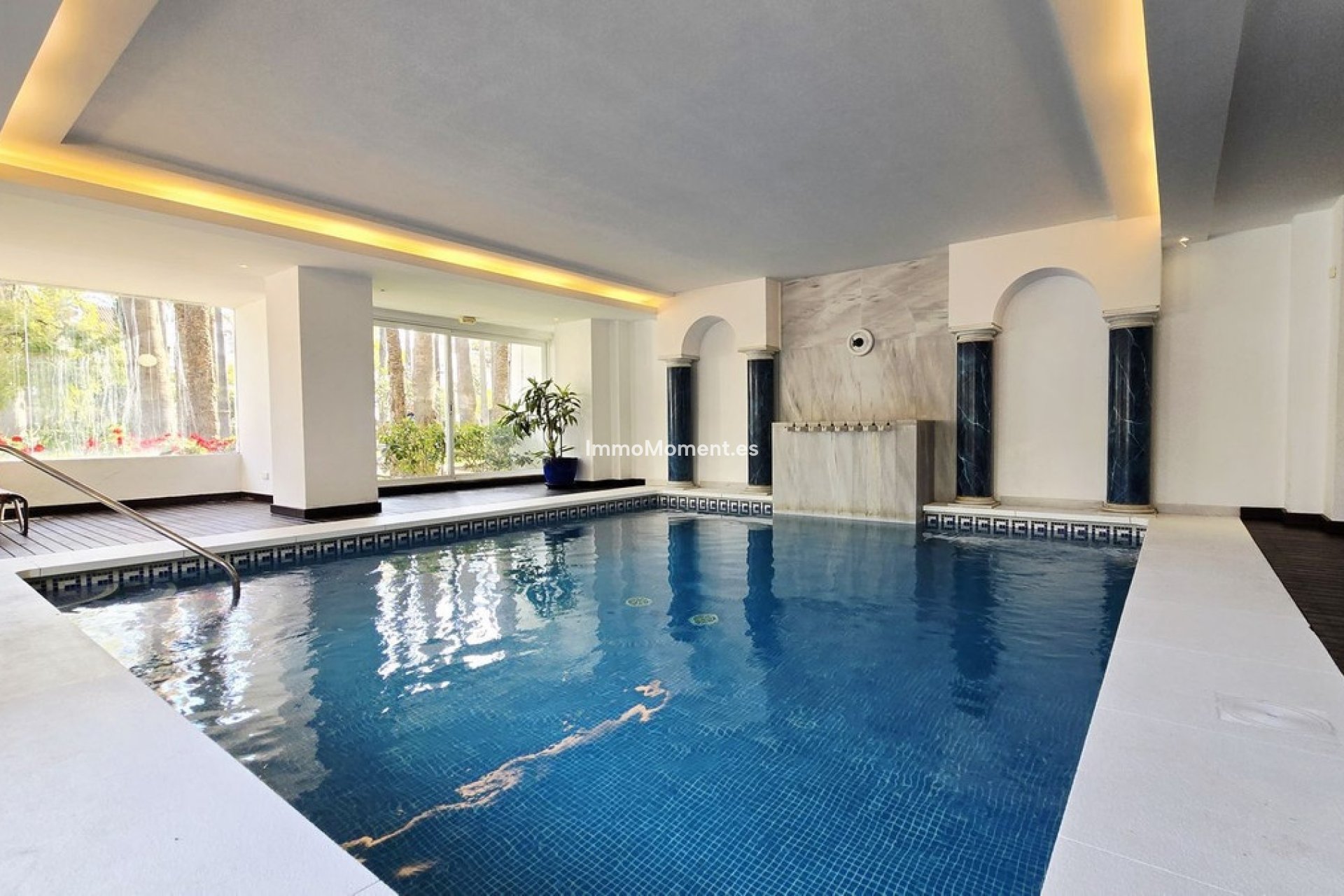 Resale - Apartment - Marbella - Puerto Banús