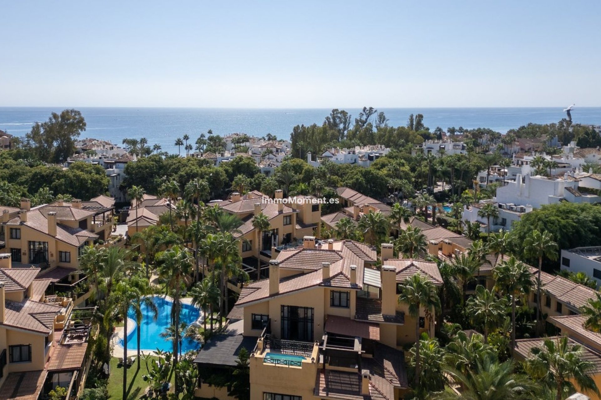 Resale - Apartment - Marbella - Puerto Banús