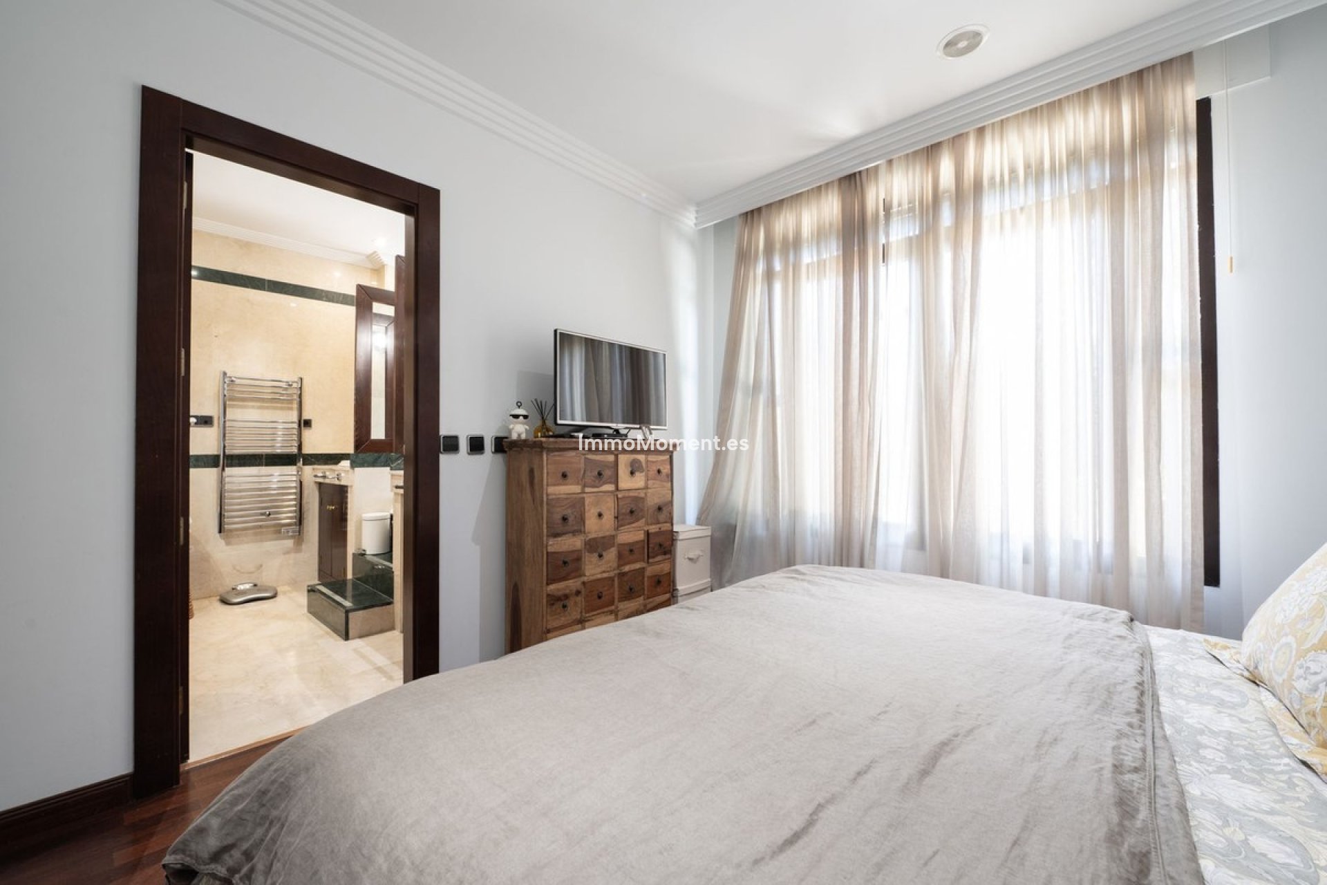 Resale - Apartment - Marbella - Puerto Banús