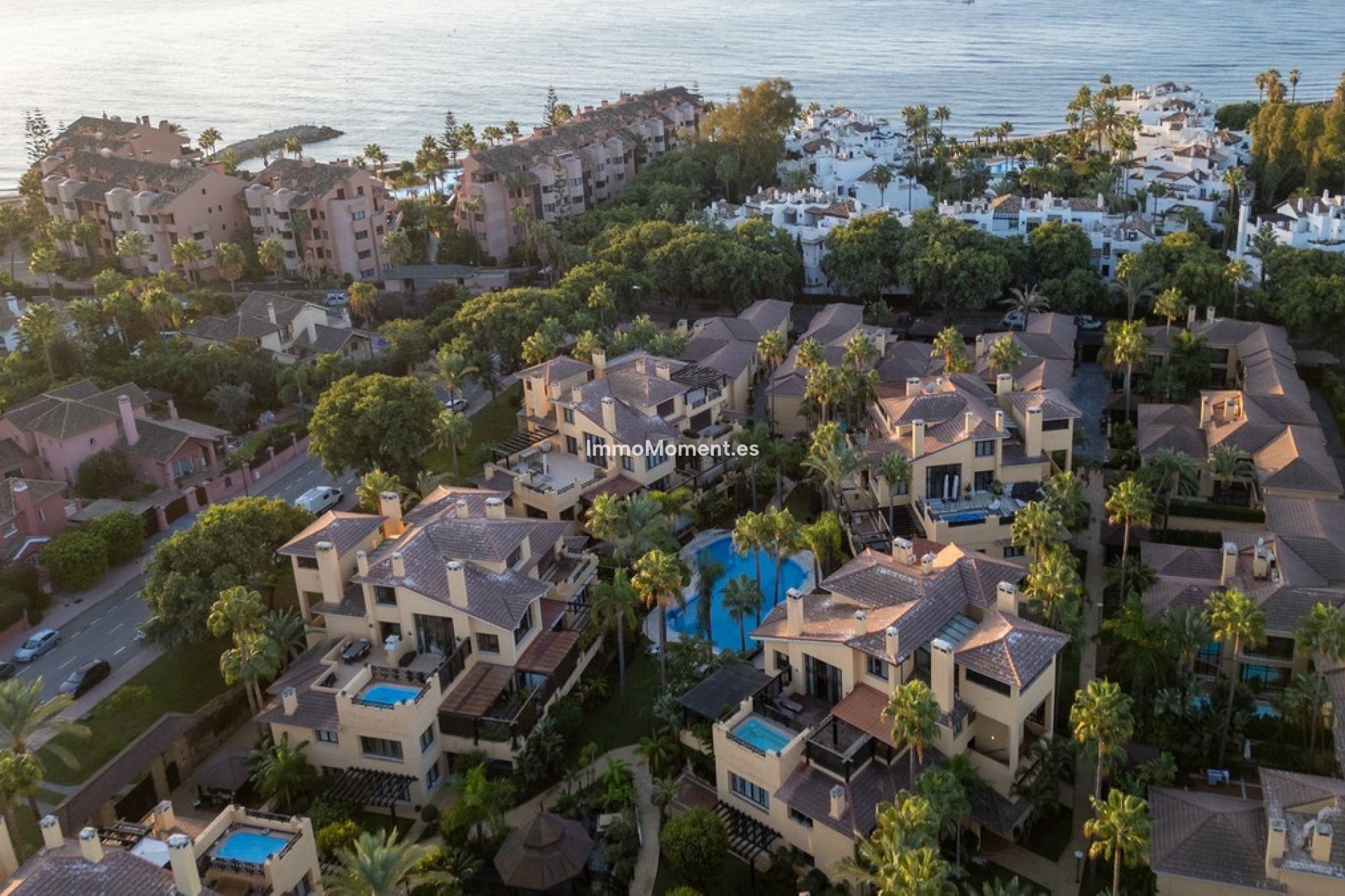 Resale - Apartment - Marbella - Puerto Banús