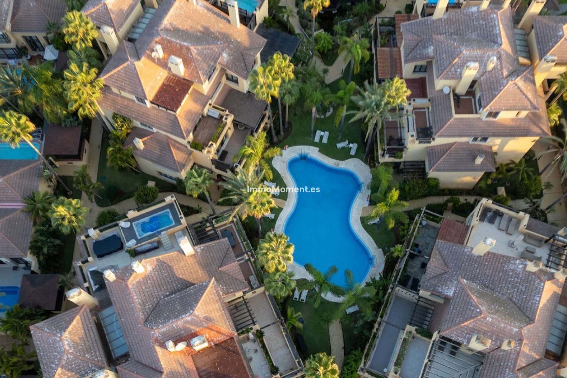 Resale - Apartment - Marbella - Puerto Banús