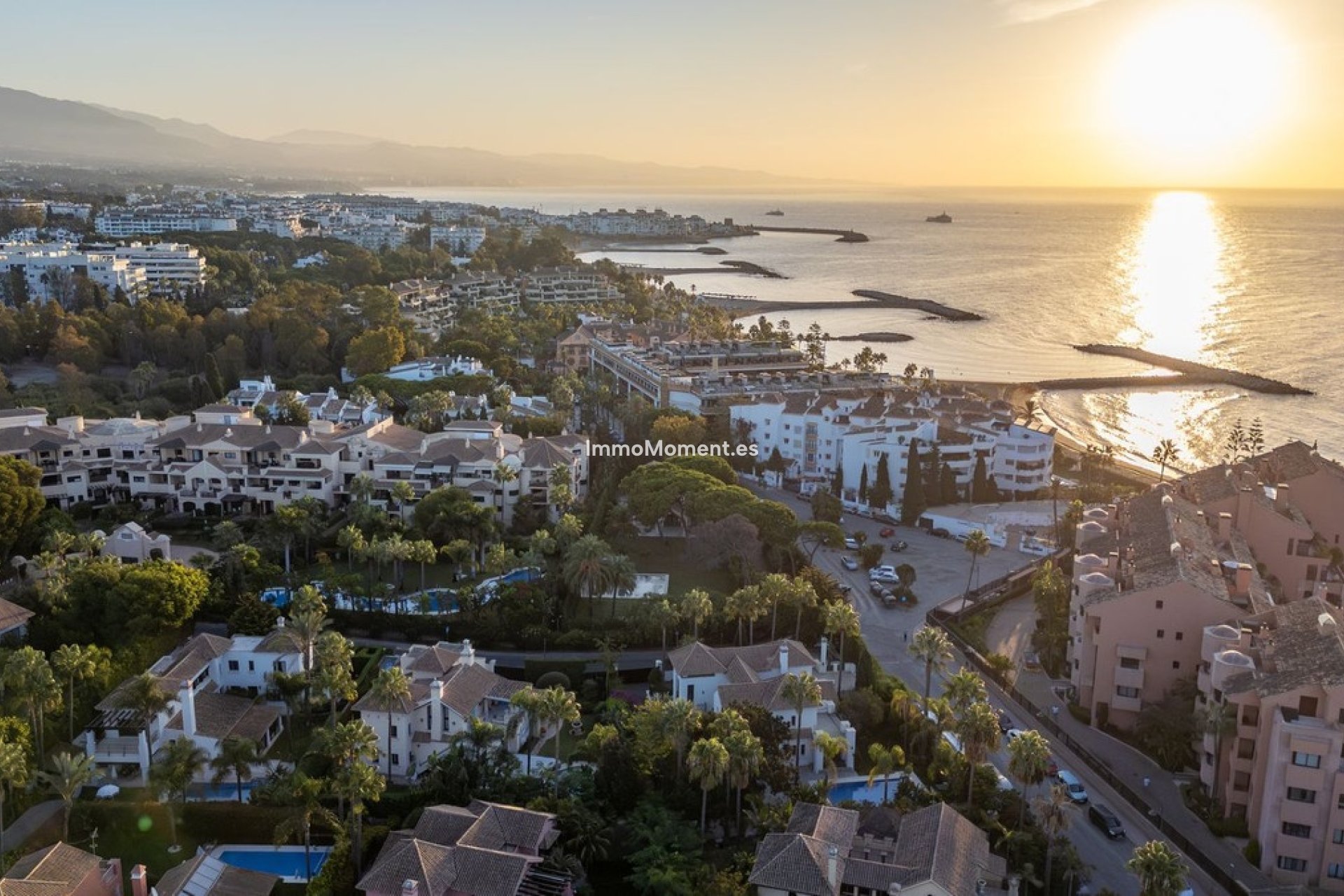 Resale - Apartment - Marbella - Puerto Banús