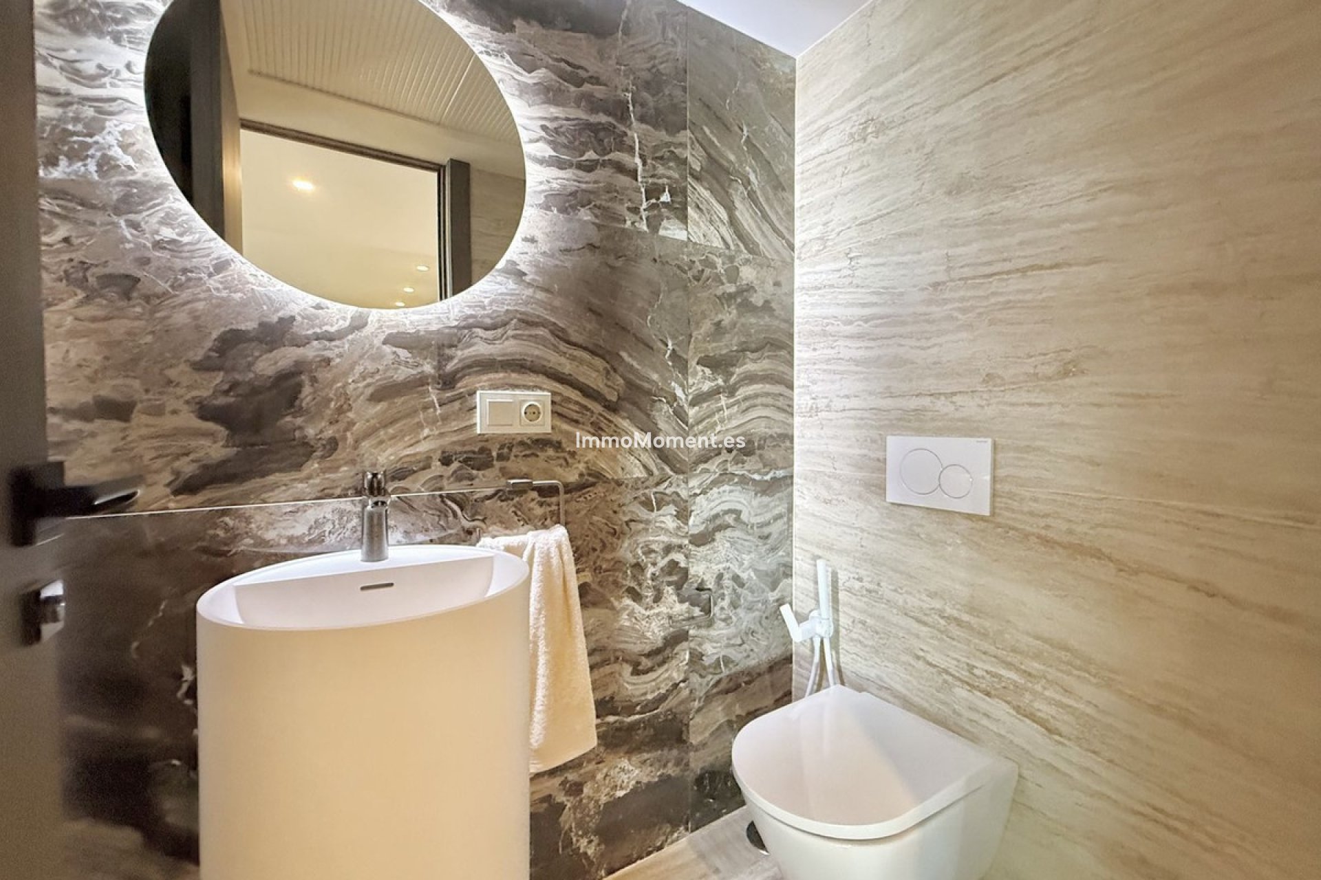 Resale - Apartment - Marbella - Puerto Banús