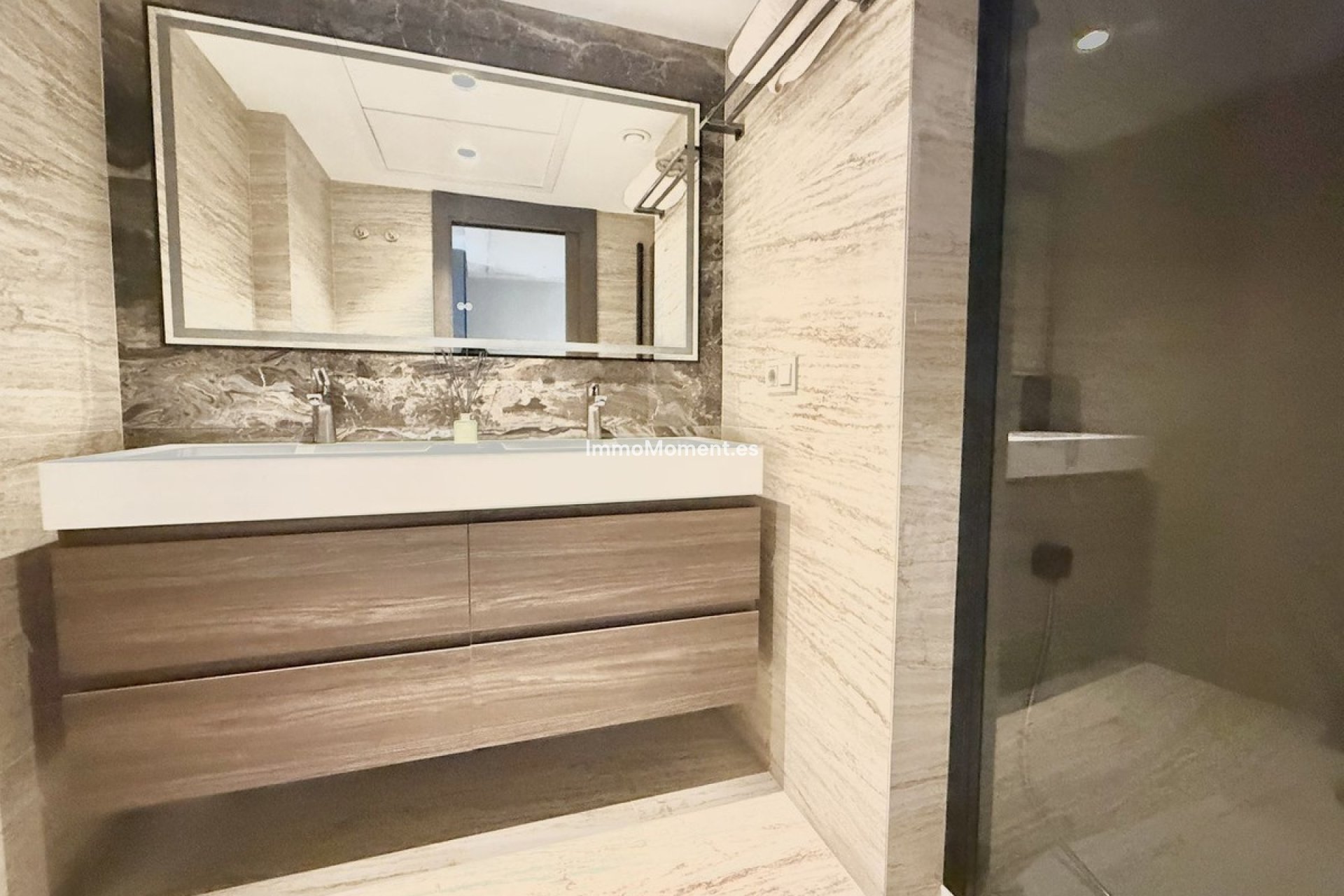 Resale - Apartment - Marbella - Puerto Banús