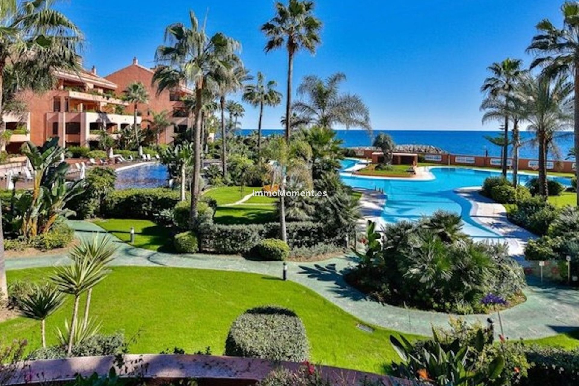 Resale - Apartment - Marbella - Puerto Banús