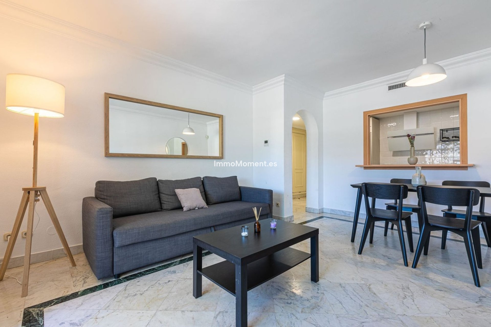 Resale - Apartment - Marbella - Puerto Banús