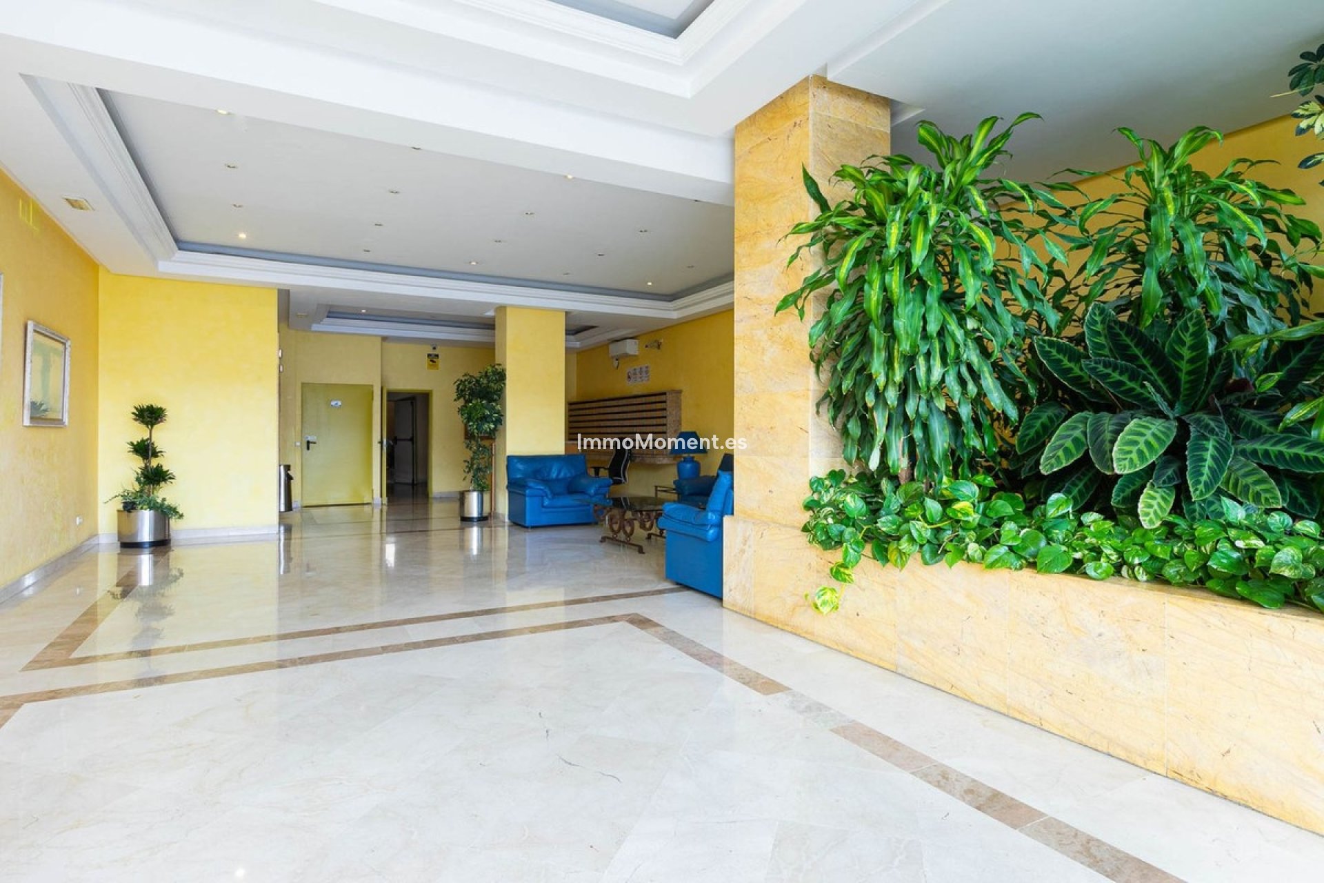 Resale - Apartment - Marbella - Puerto Banús