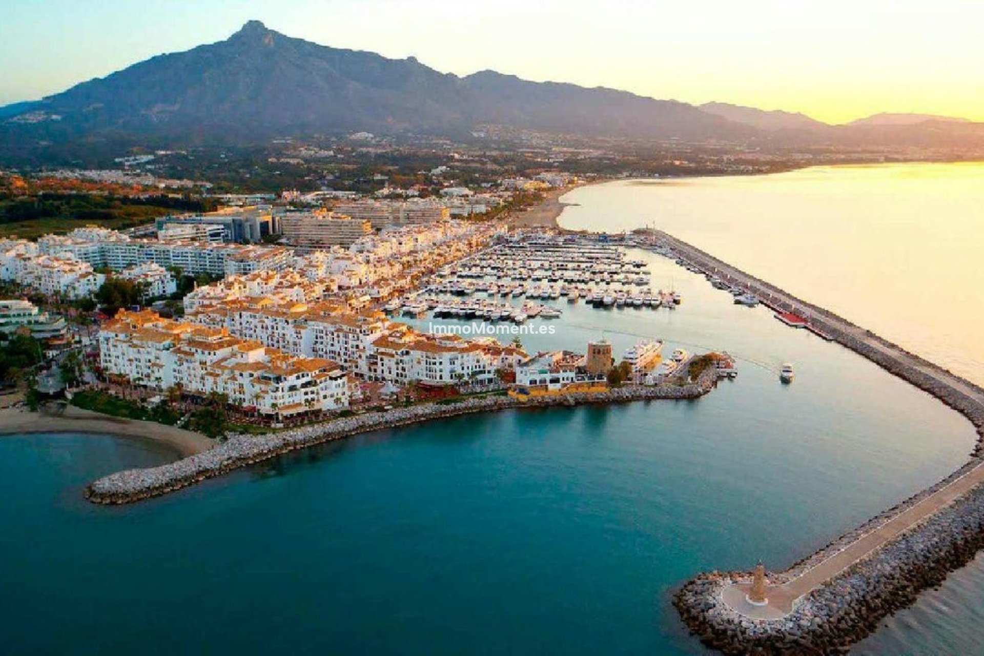 Resale - Apartment - Marbella - Puerto Banús