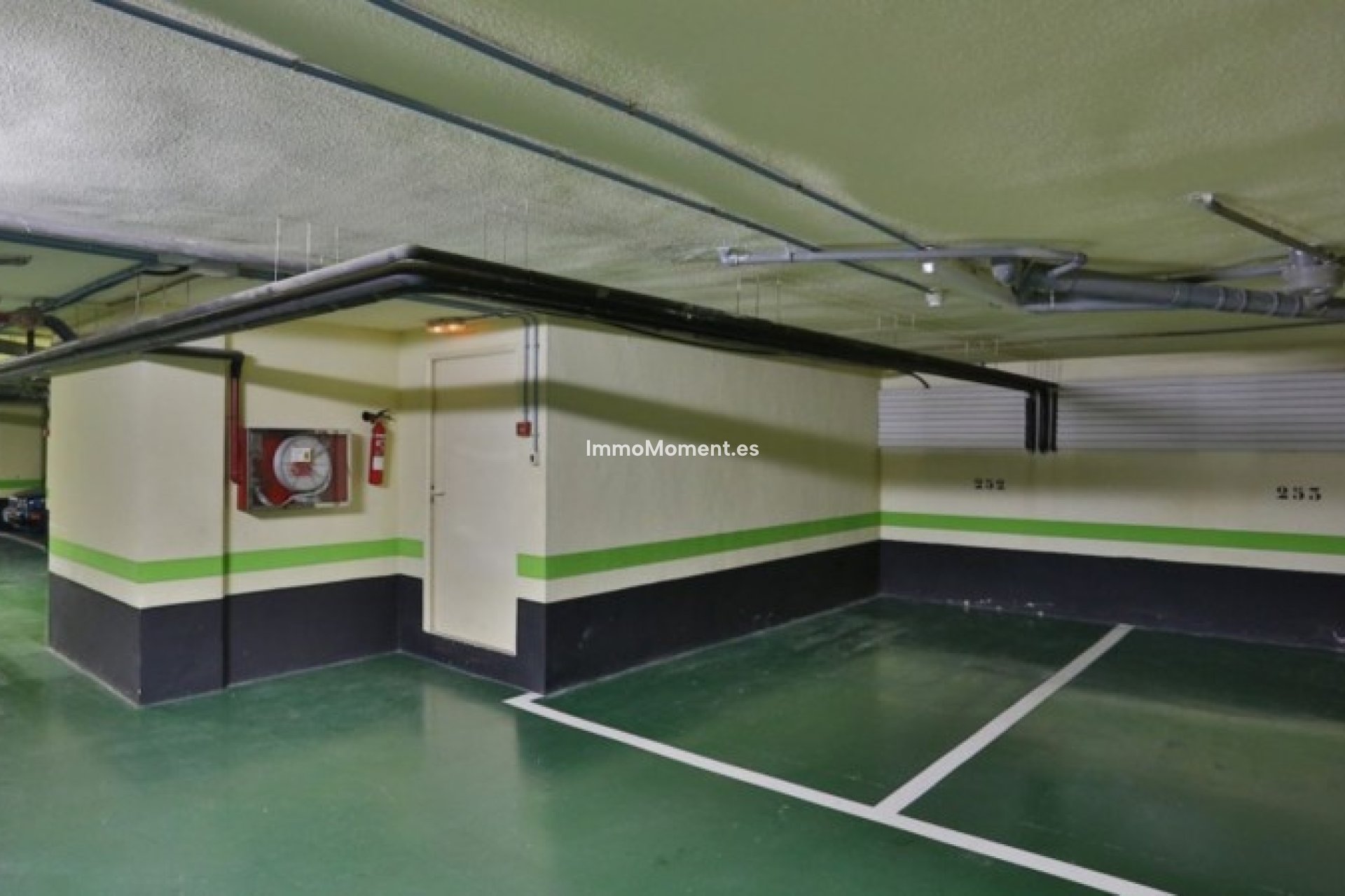 Resale - Apartment - Marbella - Puerto Banús