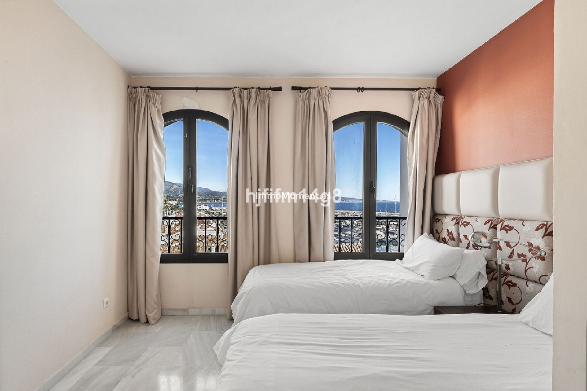Resale - Apartment - Marbella - Puerto Banús