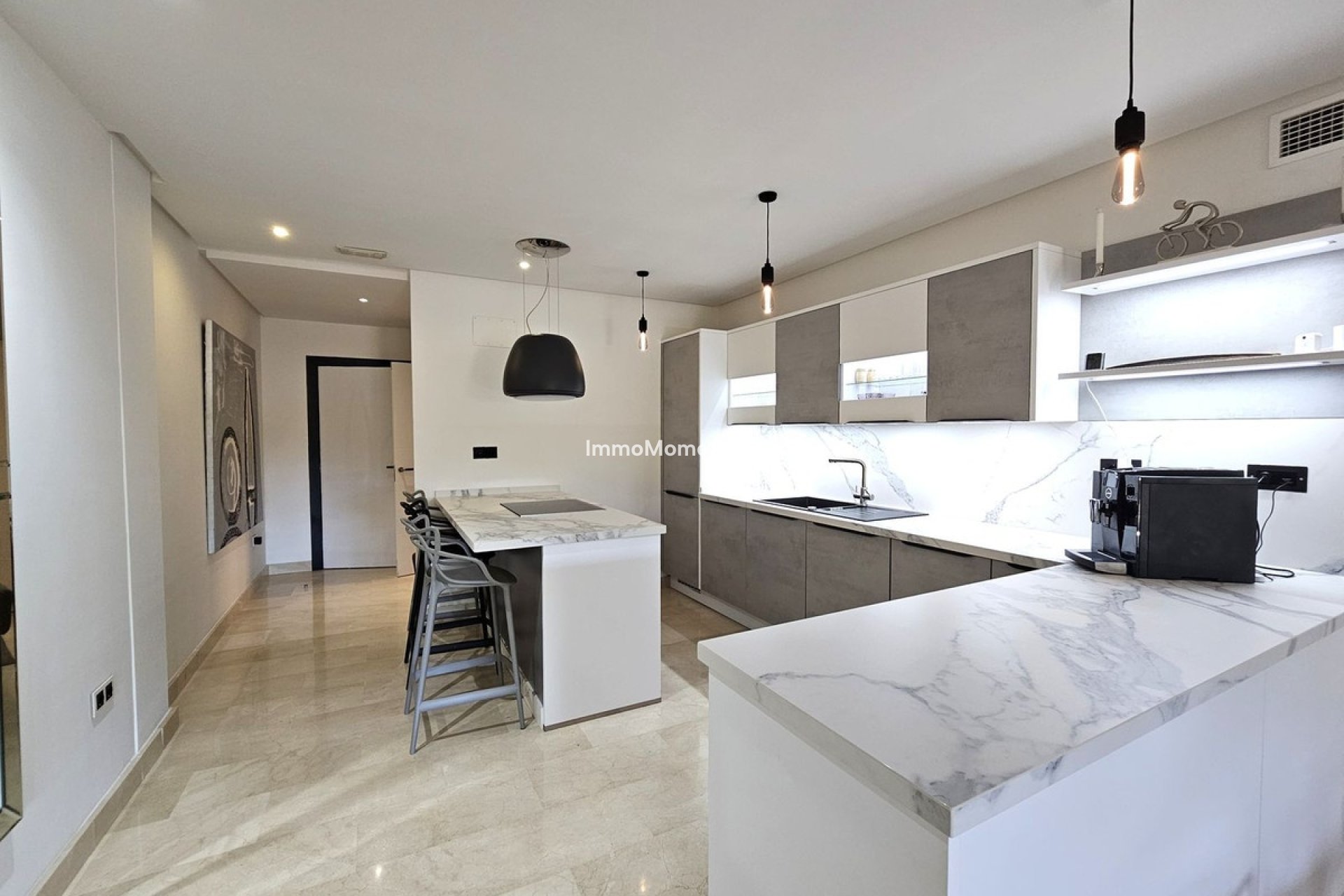 Resale - Apartment - Marbella - Puerto Banús