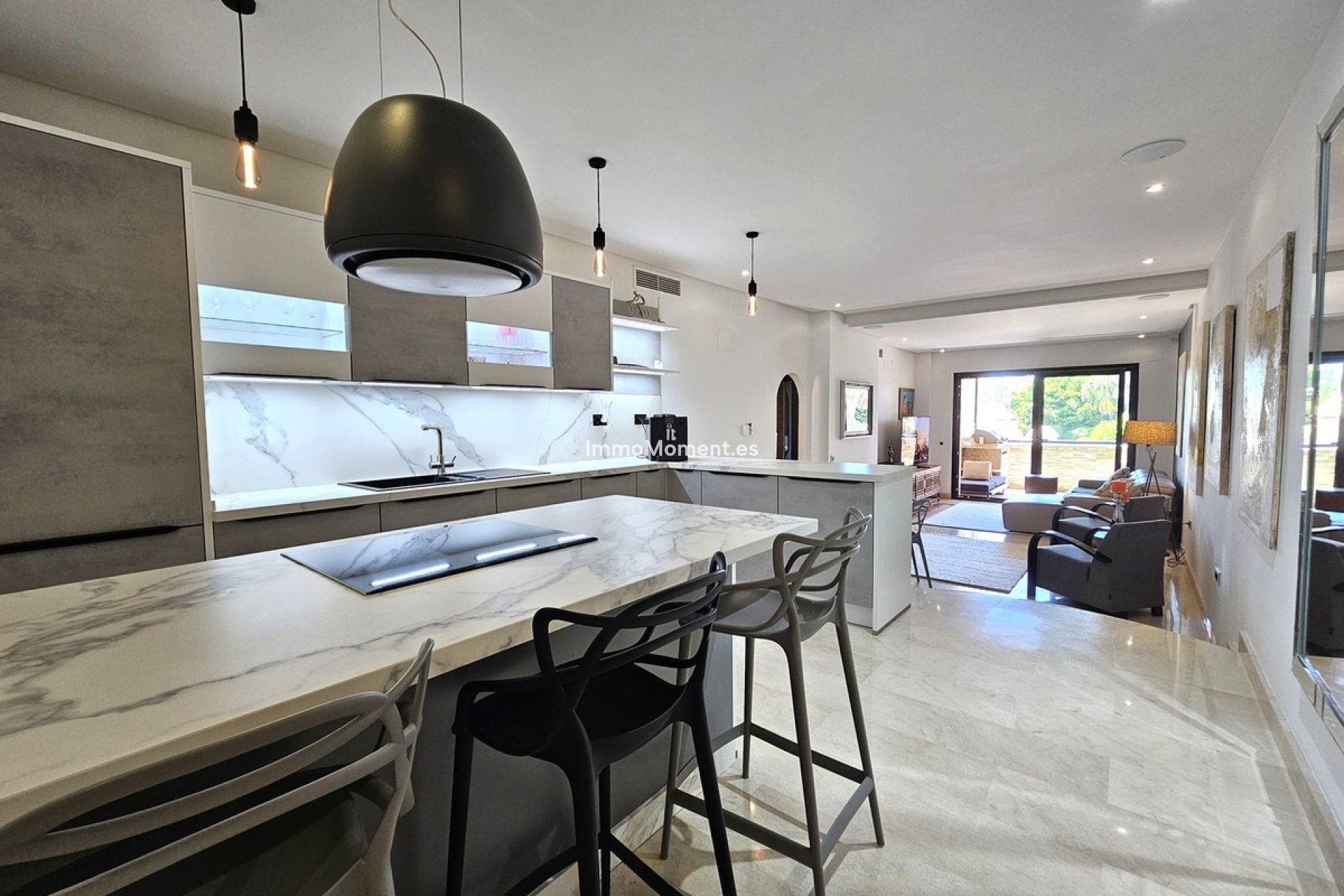 Resale - Apartment - Marbella - Puerto Banús