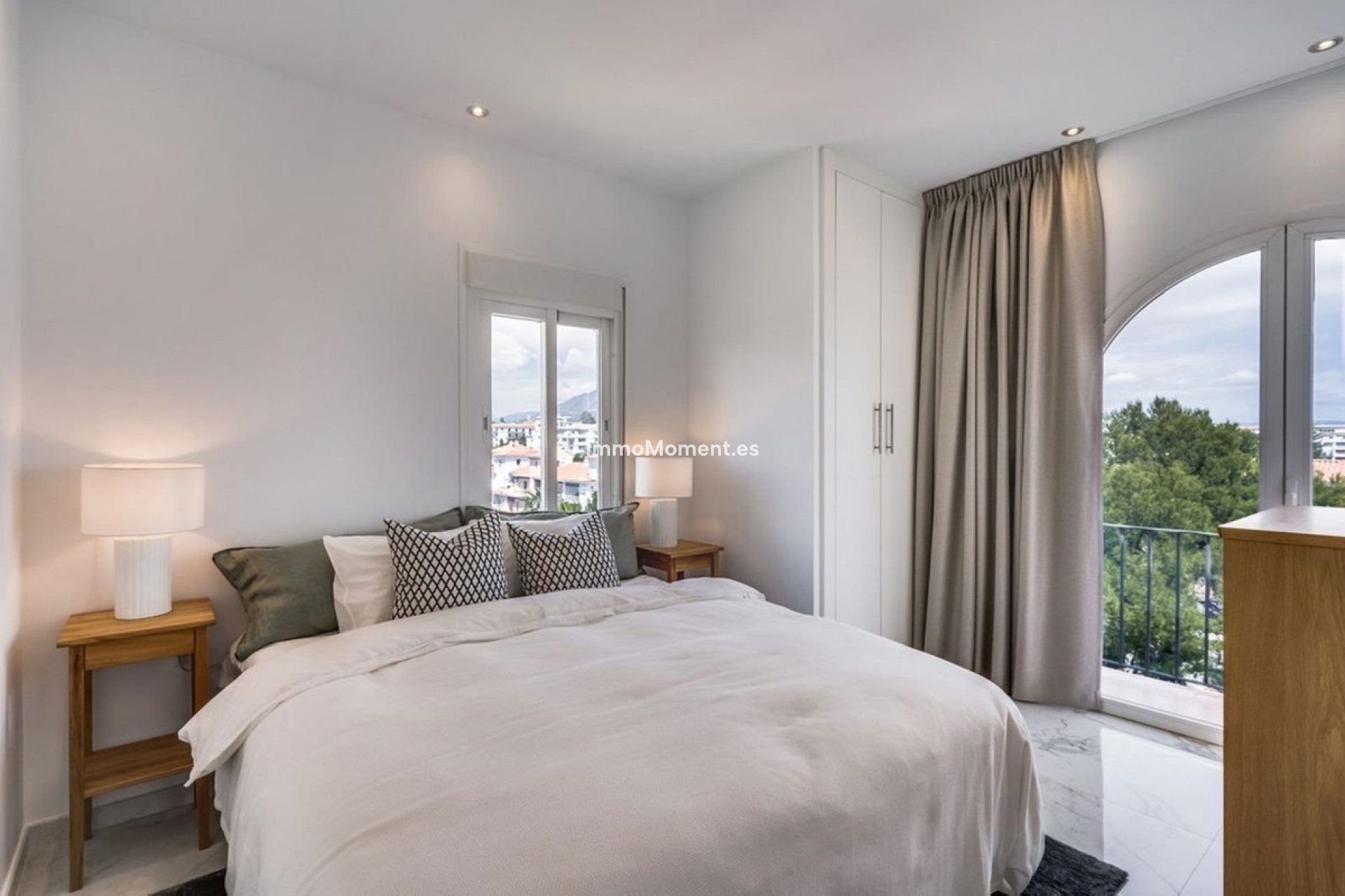 Resale - Apartment - Marbella - Puerto Banús