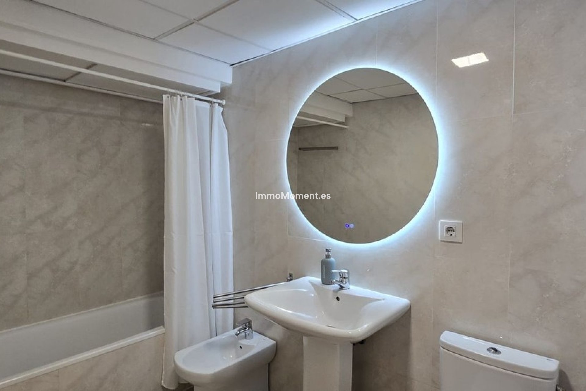 Resale - Apartment - Marbella - Puerto Banús