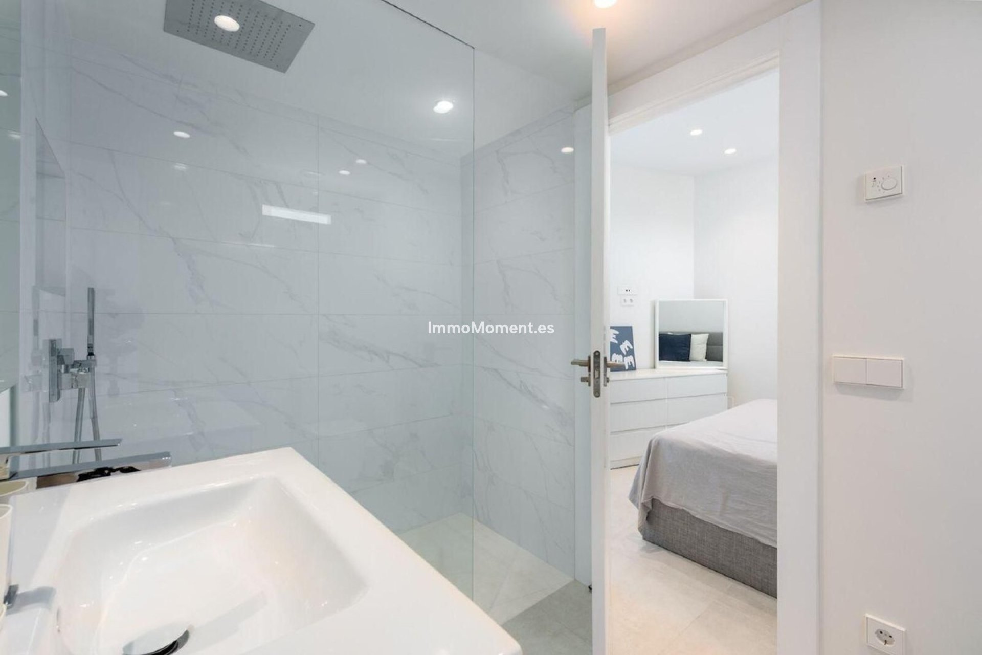 Resale - Apartment - Marbella - Puerto Banús