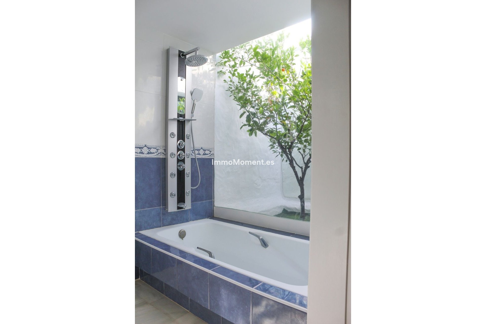 Resale - Apartment - Marbella - Puerto Banús